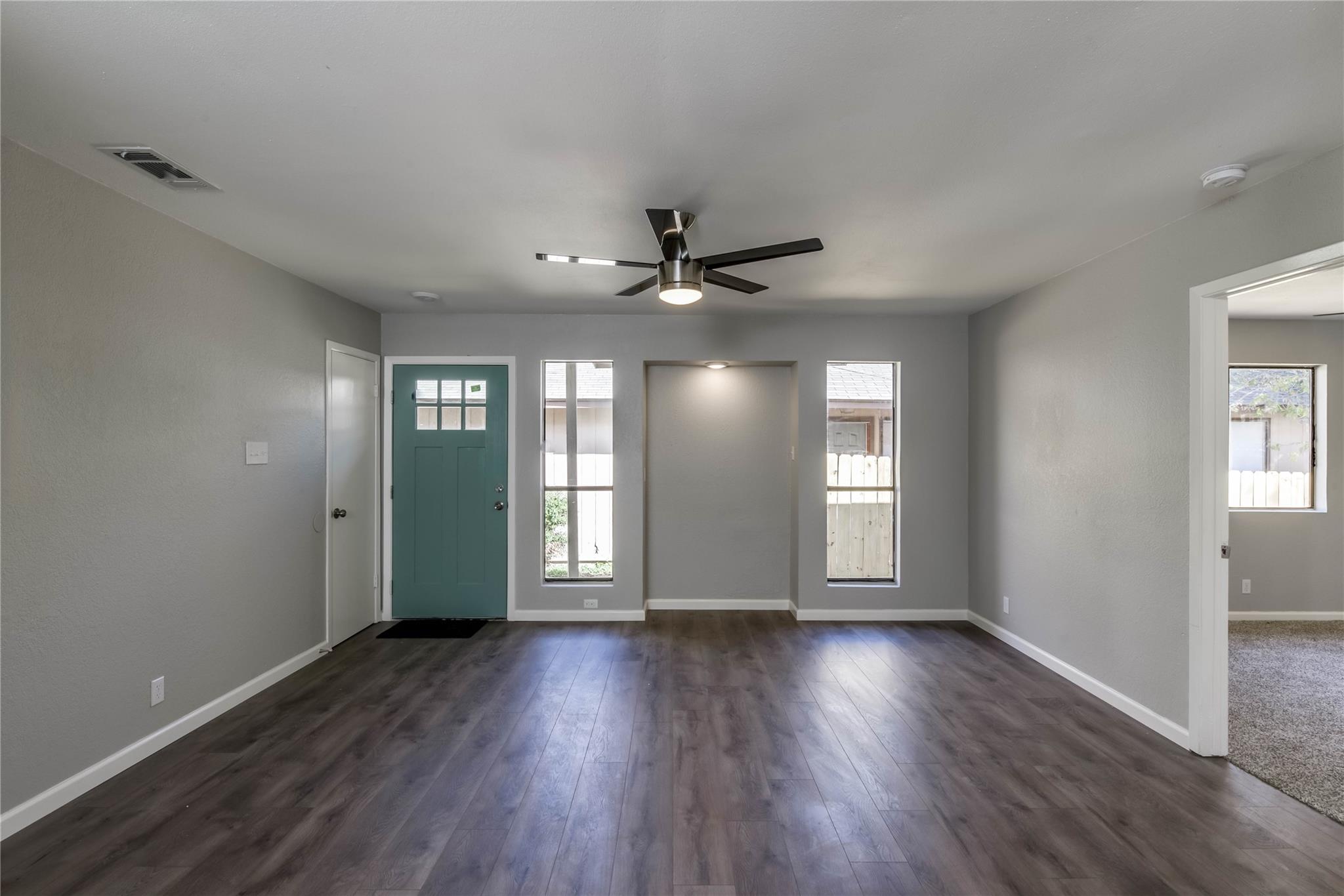 913 Chisholm Cv, Round Rock, TX 78681