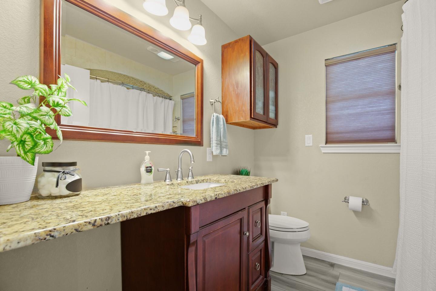 1317 E Zipp Rd, New Braunfels, TX 78130