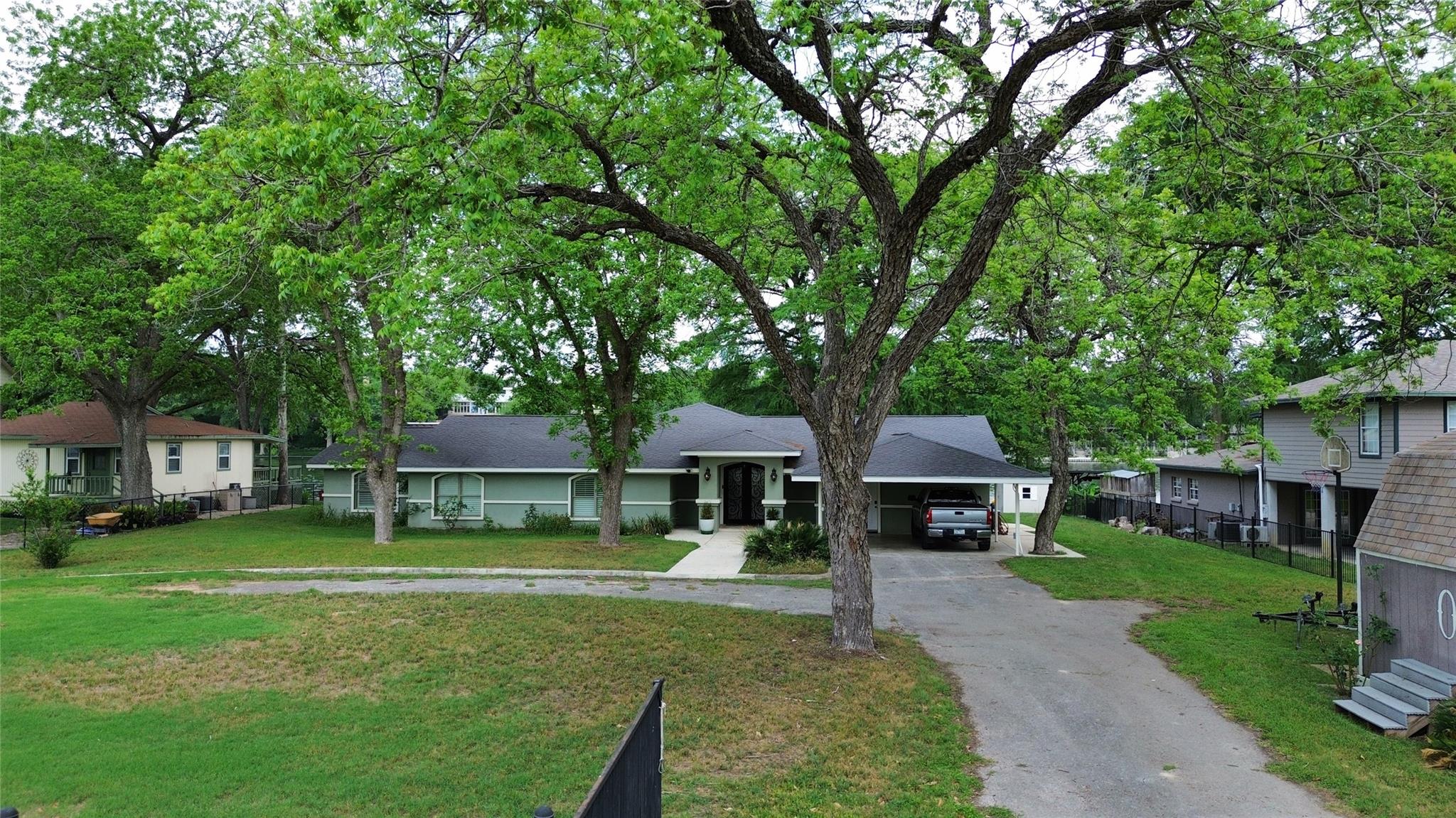 1317 E Zipp Rd, New Braunfels, TX 78130