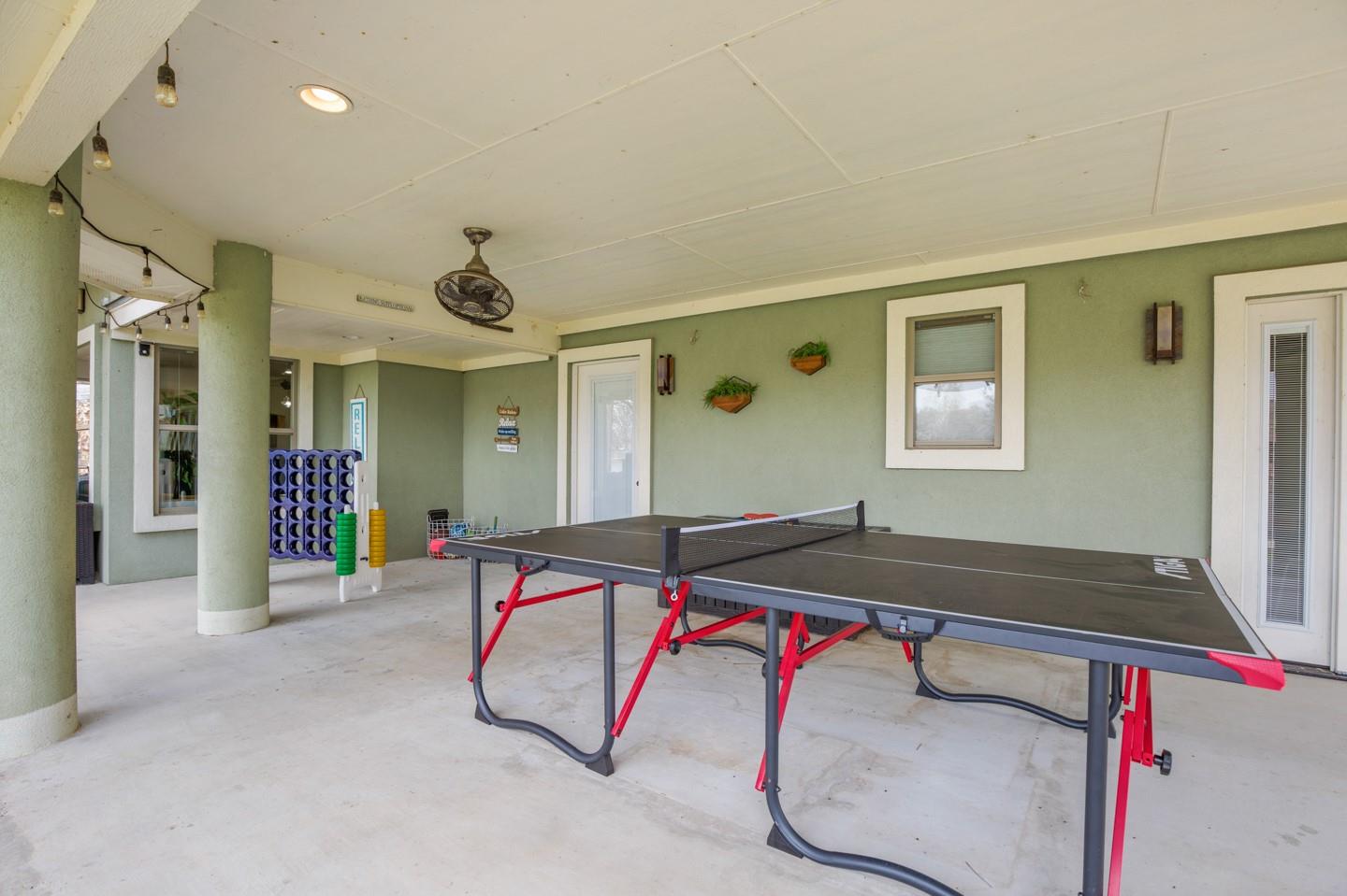 1317 E Zipp Rd, New Braunfels, TX 78130