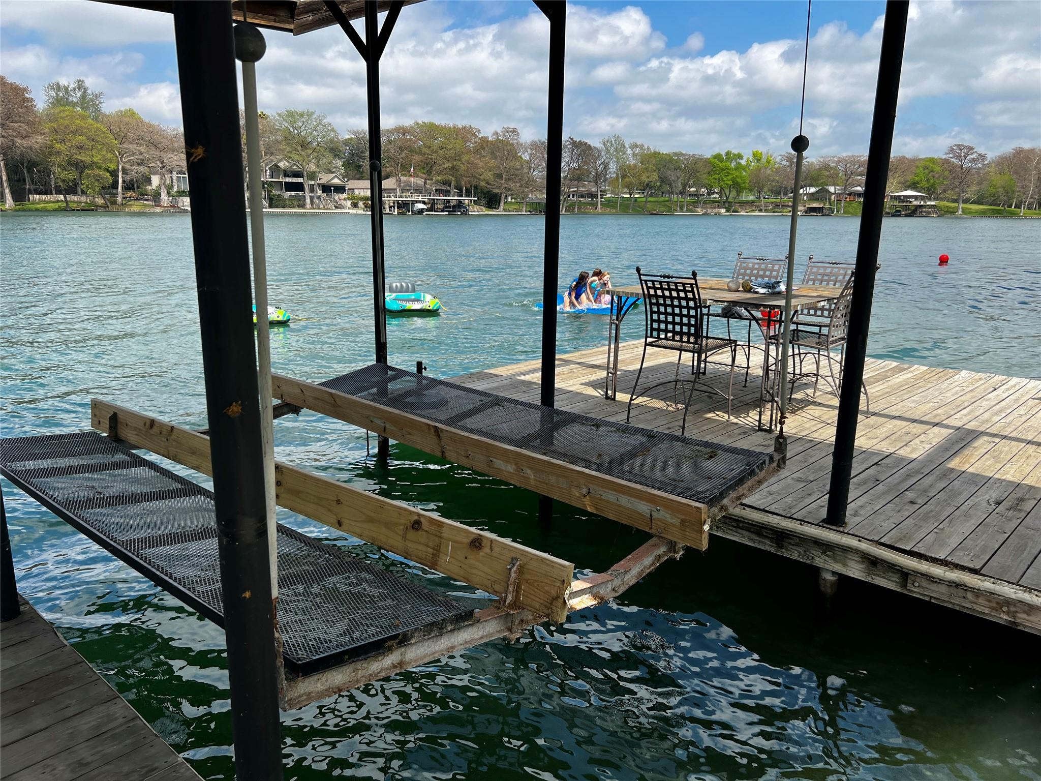 1317 E Zipp Rd, New Braunfels, TX 78130