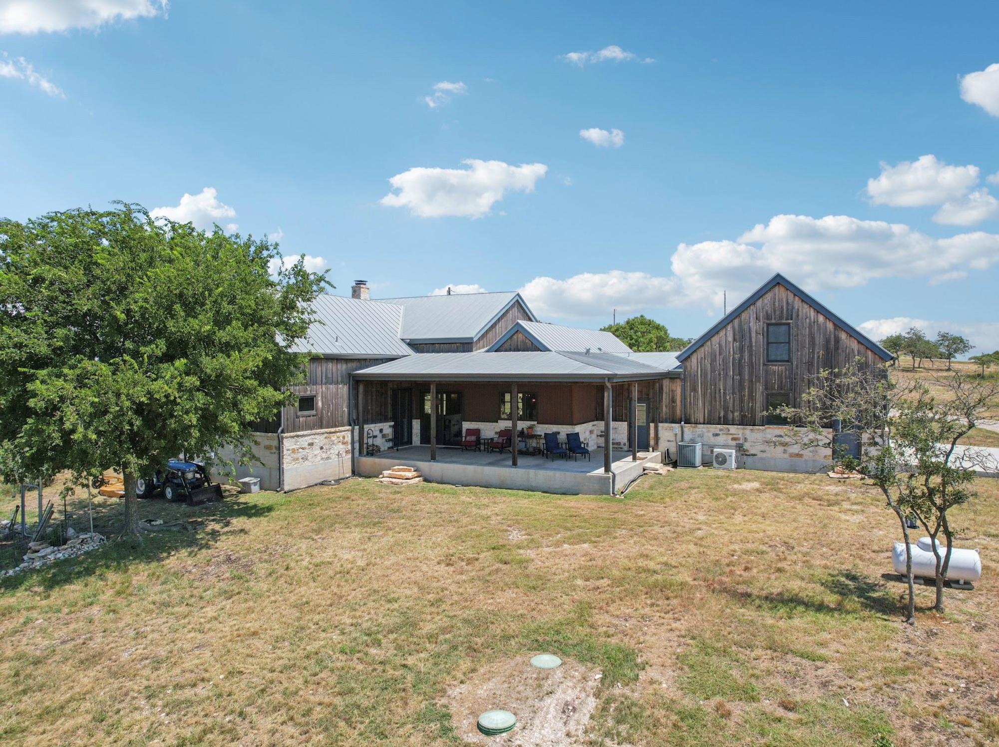 135 Scenic Vista Dr, Fredericksburg, TX 78624