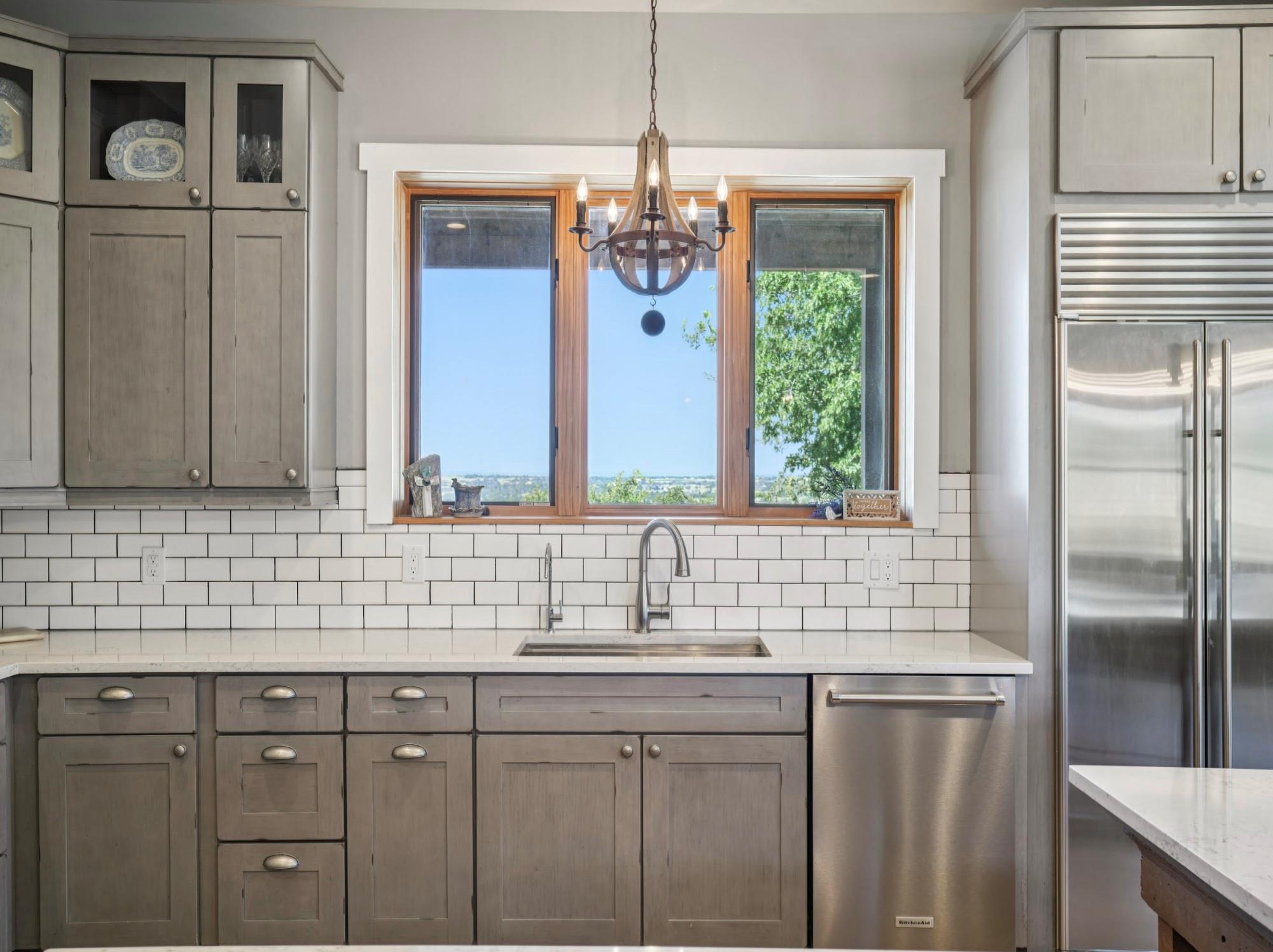 135 Scenic Vista Dr, Fredericksburg, TX 78624