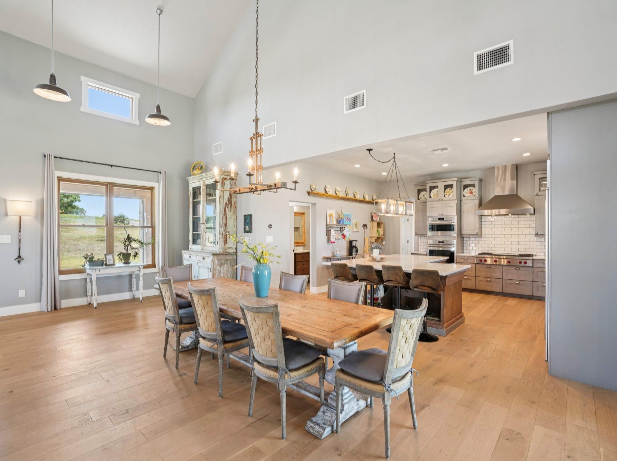 135 Scenic Vista Dr, Fredericksburg, TX 78624