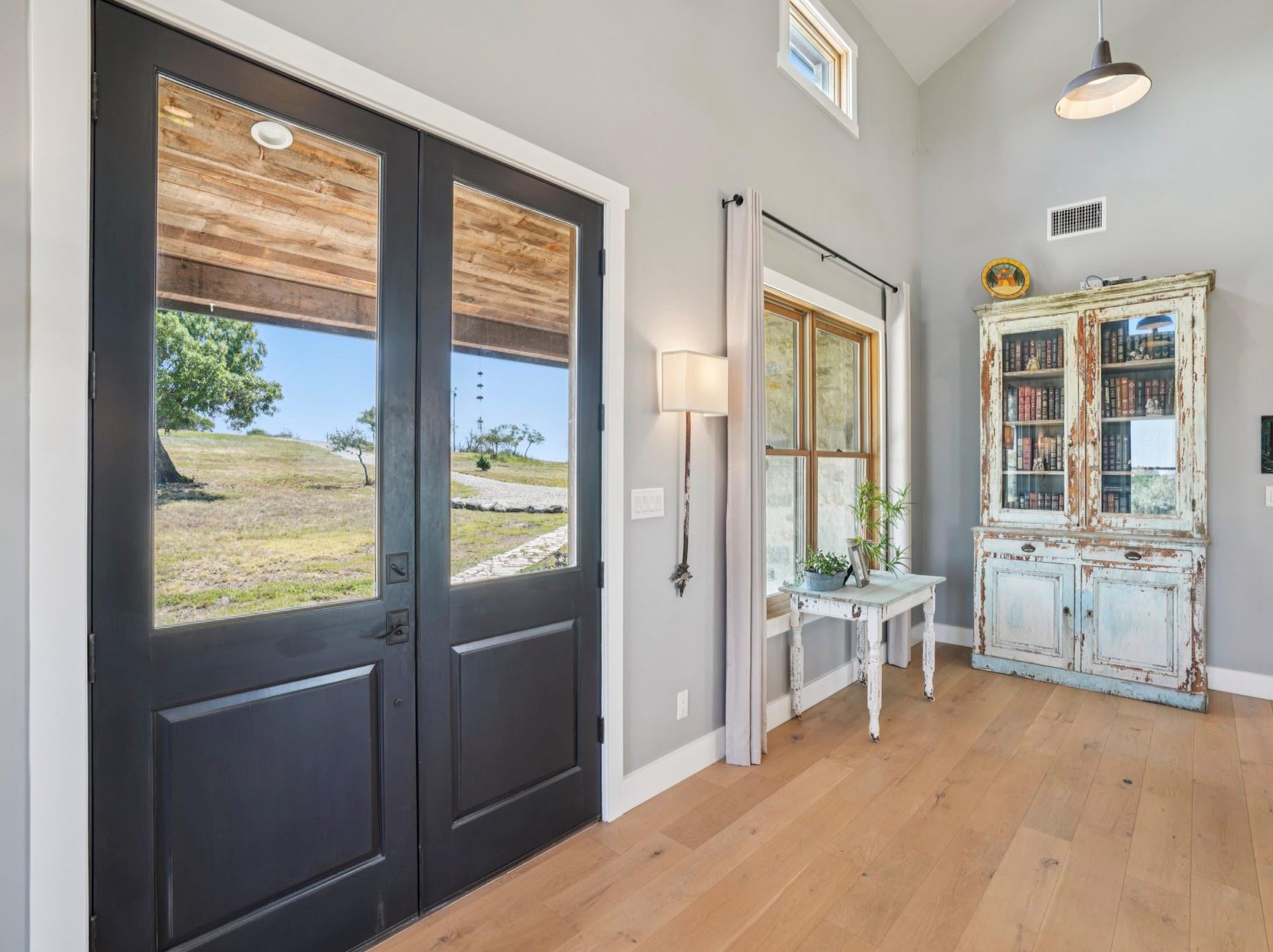 135 Scenic Vista Dr, Fredericksburg, TX 78624