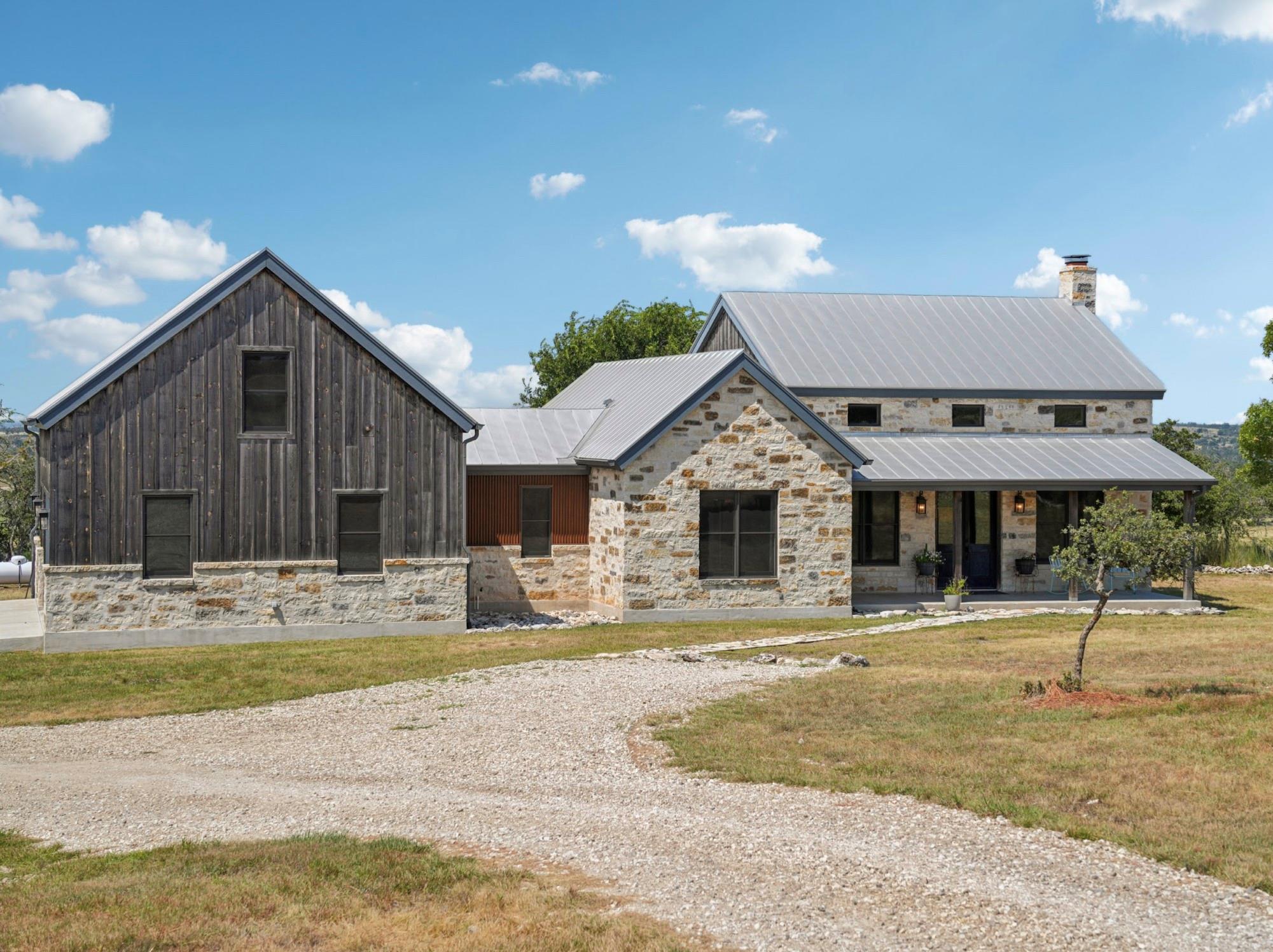 135 Scenic Vista Dr, Fredericksburg, TX 78624