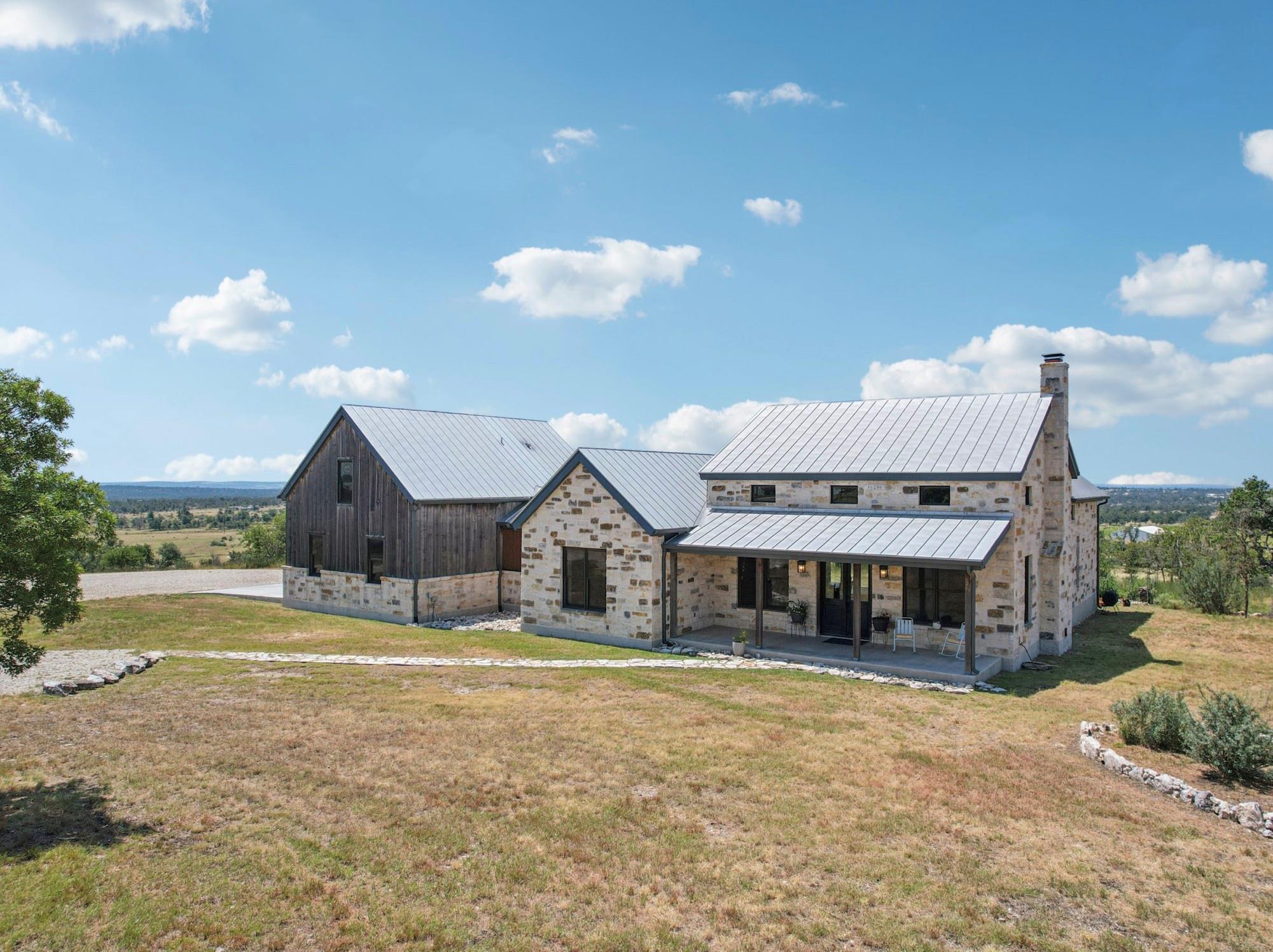 135 Scenic Vista Dr, Fredericksburg, TX 78624