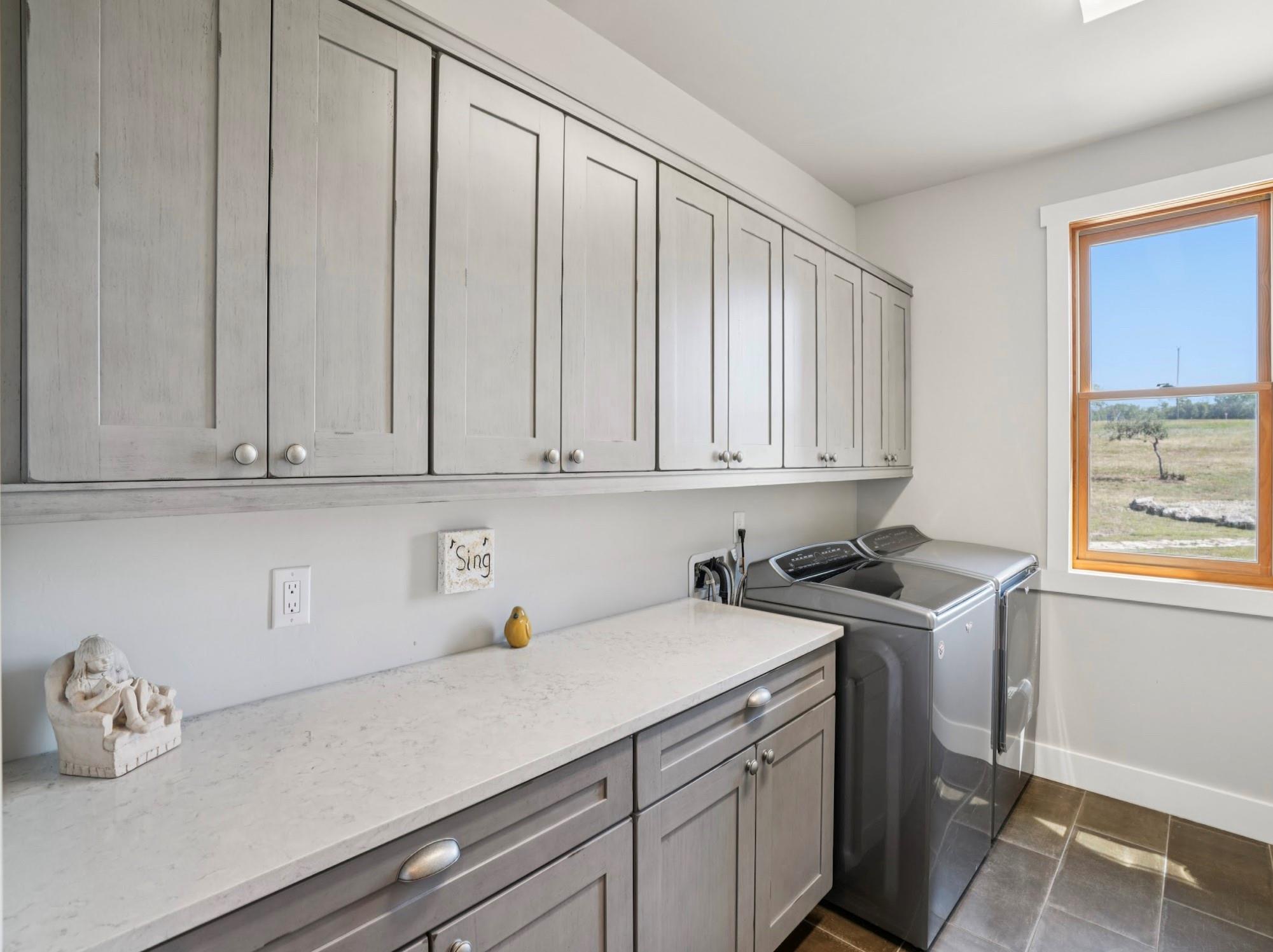 135 Scenic Vista Dr, Fredericksburg, TX 78624