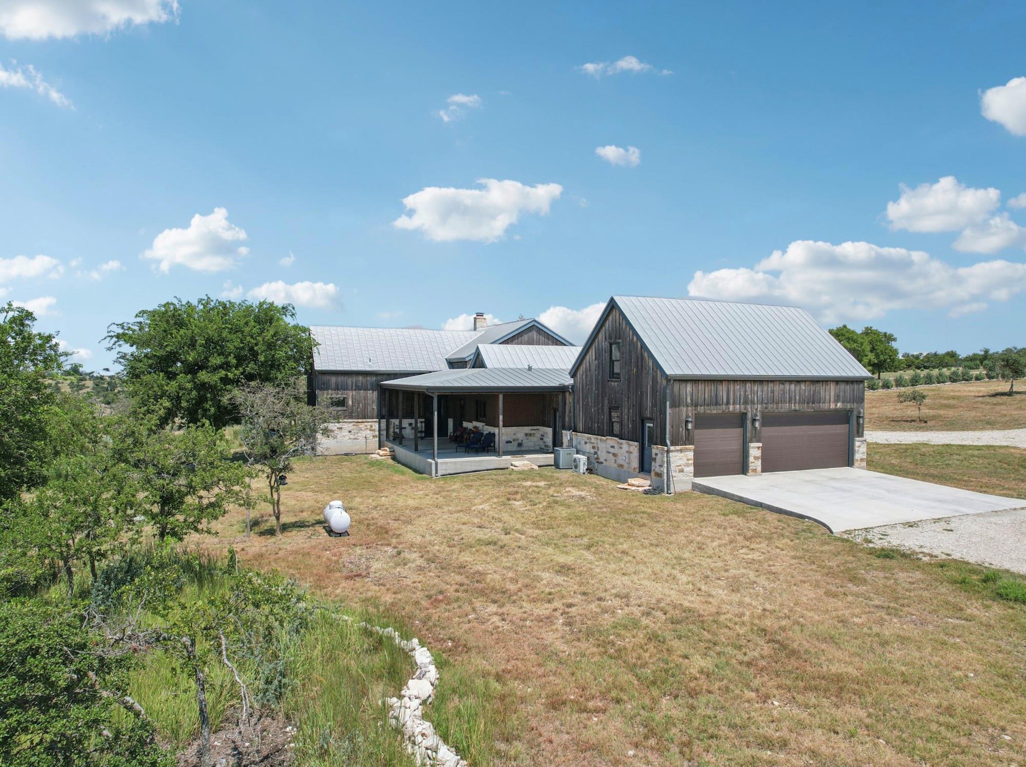 135 Scenic Vista Dr, Fredericksburg, TX 78624