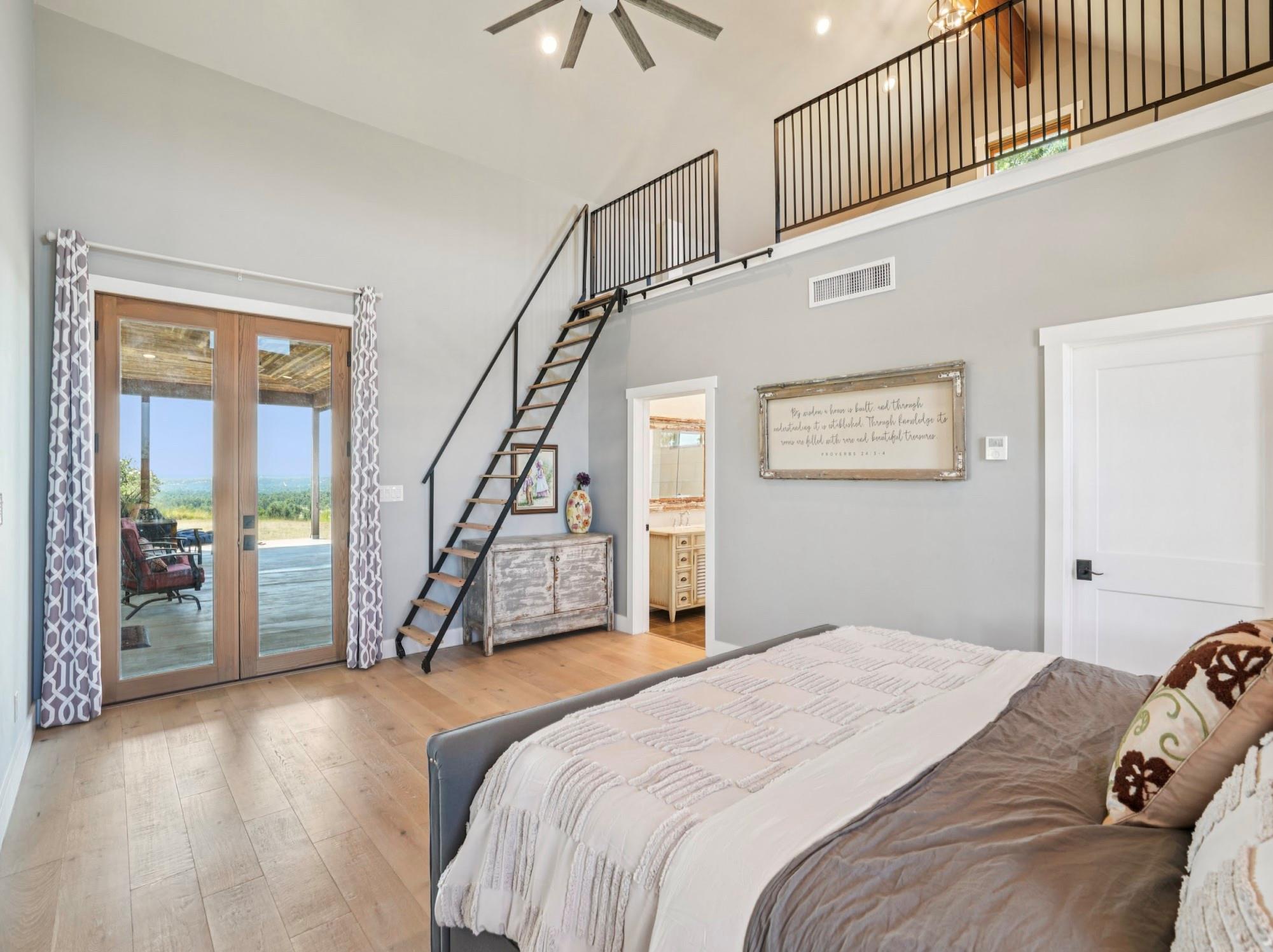 135 Scenic Vista Dr, Fredericksburg, TX 78624