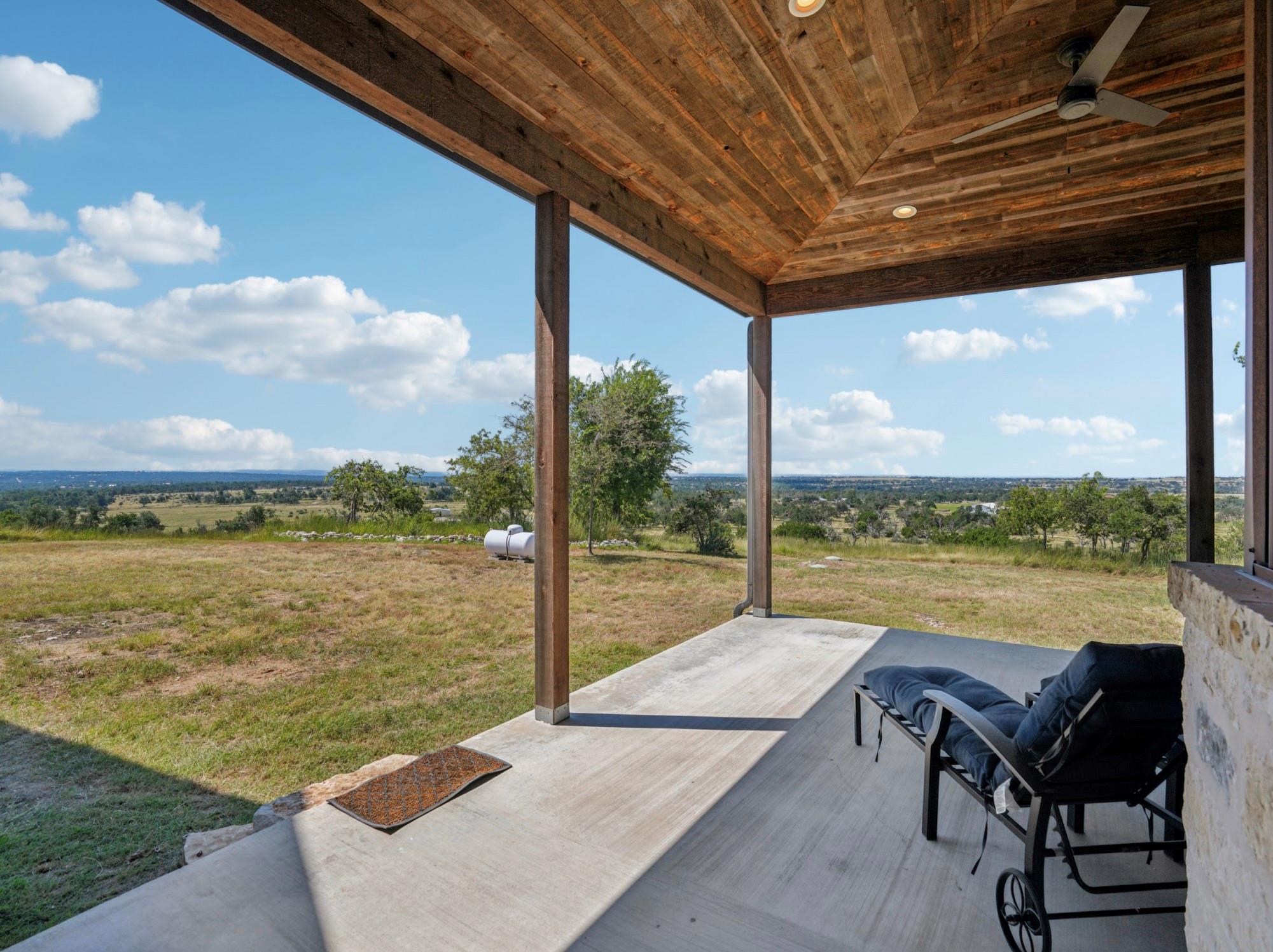 135 Scenic Vista Dr, Fredericksburg, TX 78624