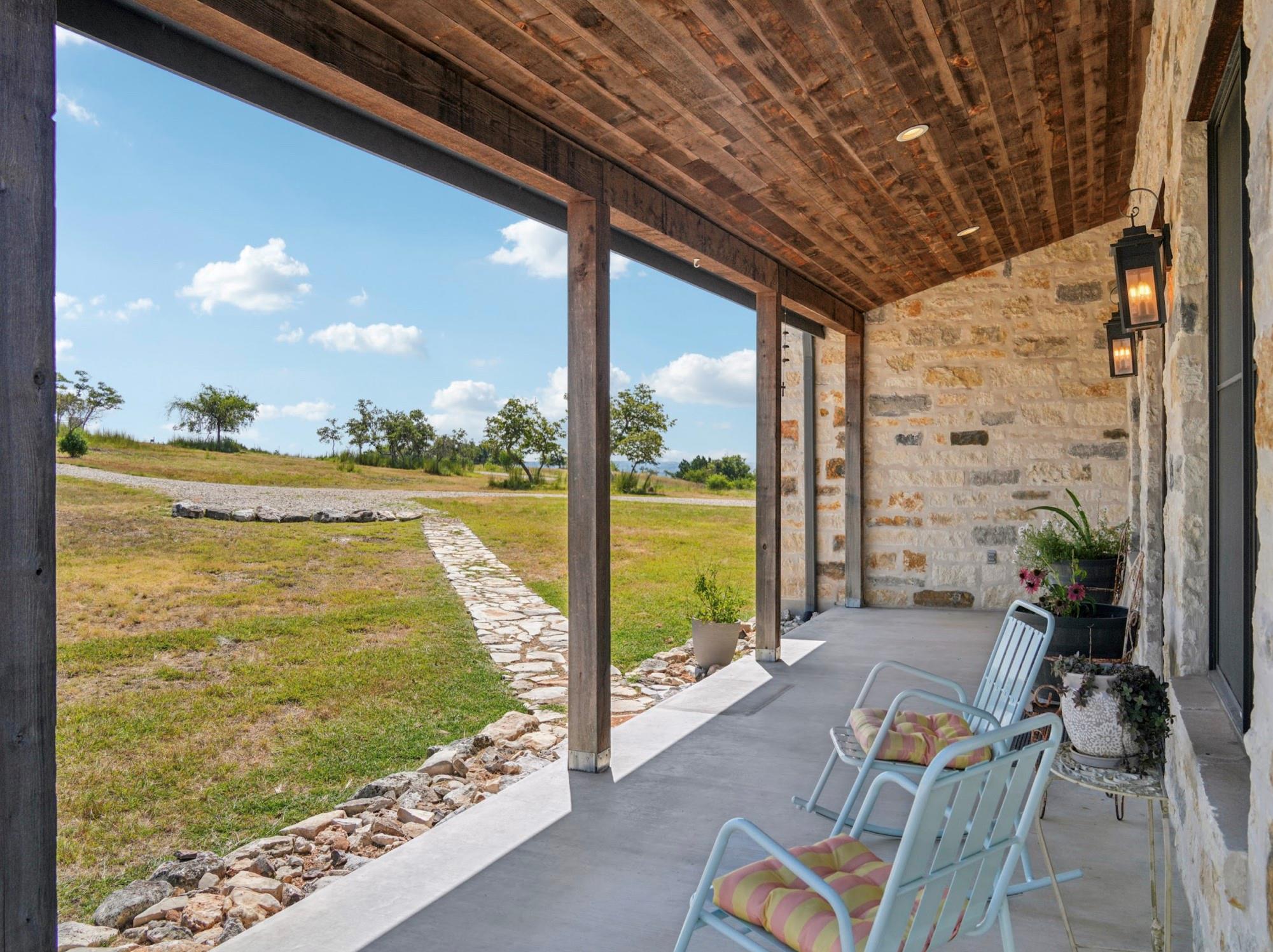135 Scenic Vista Dr, Fredericksburg, TX 78624