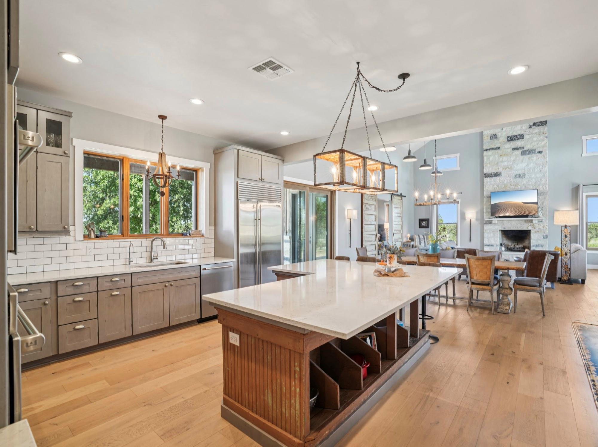 135 Scenic Vista Dr, Fredericksburg, TX 78624