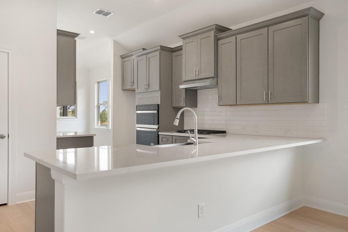 108 Tenny Ln, Kyle, TX 78640