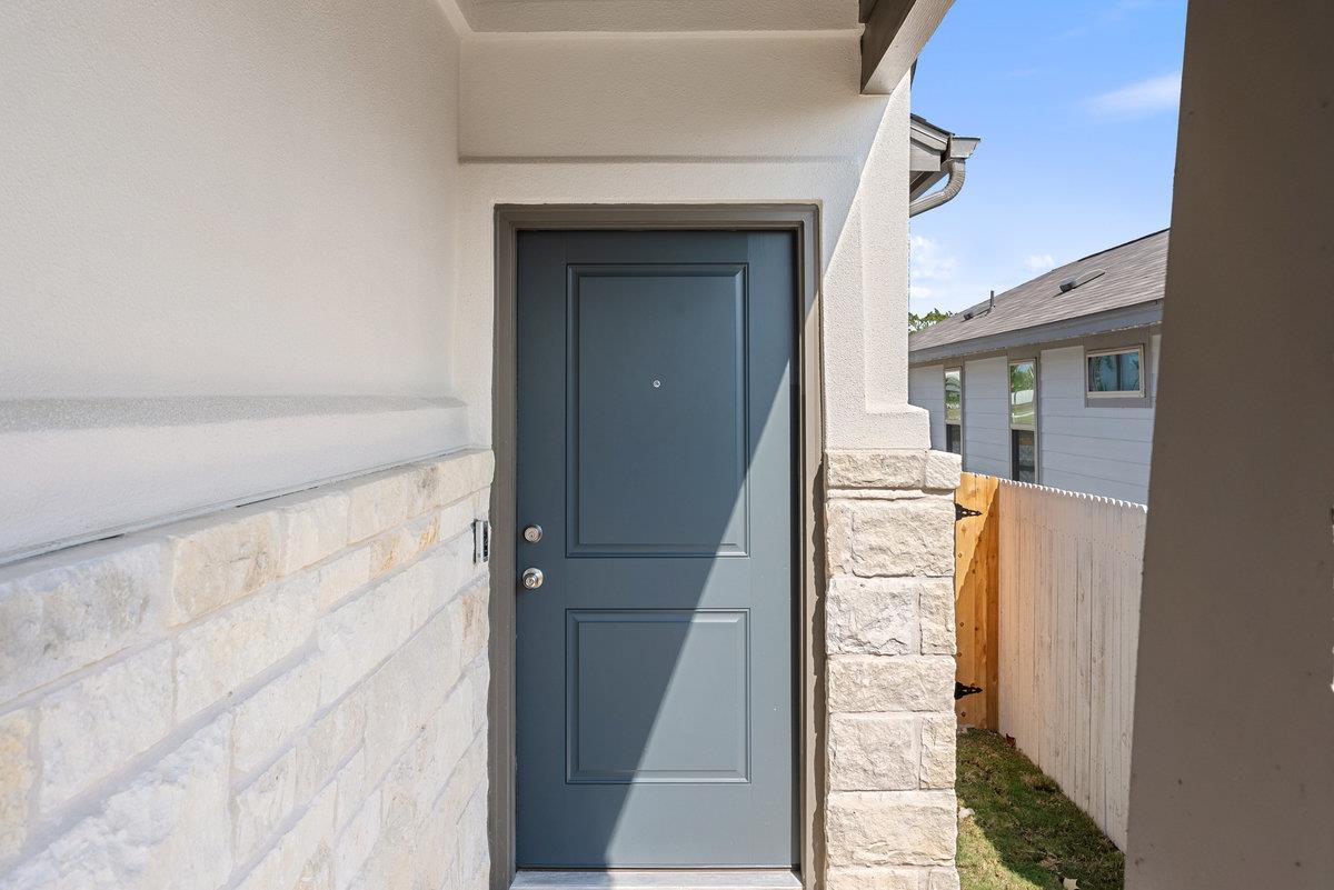 108 Tenny Ln, Kyle, TX 78640