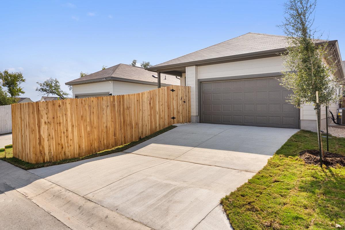 108 Tenny Ln, Kyle, TX 78640