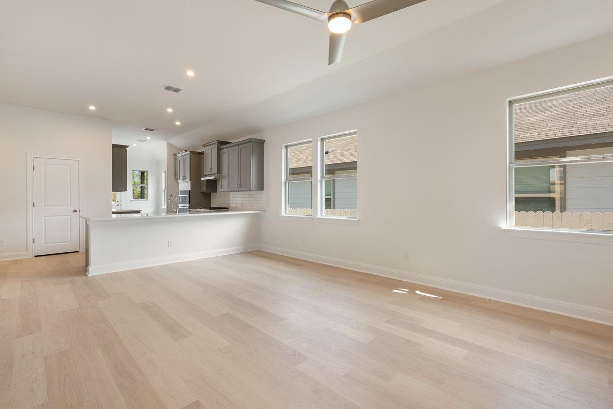 108 Tenny Ln, Kyle, TX 78640