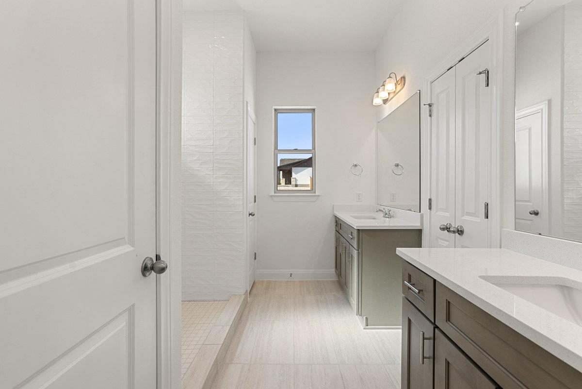 108 Tenny Ln, Kyle, TX 78640