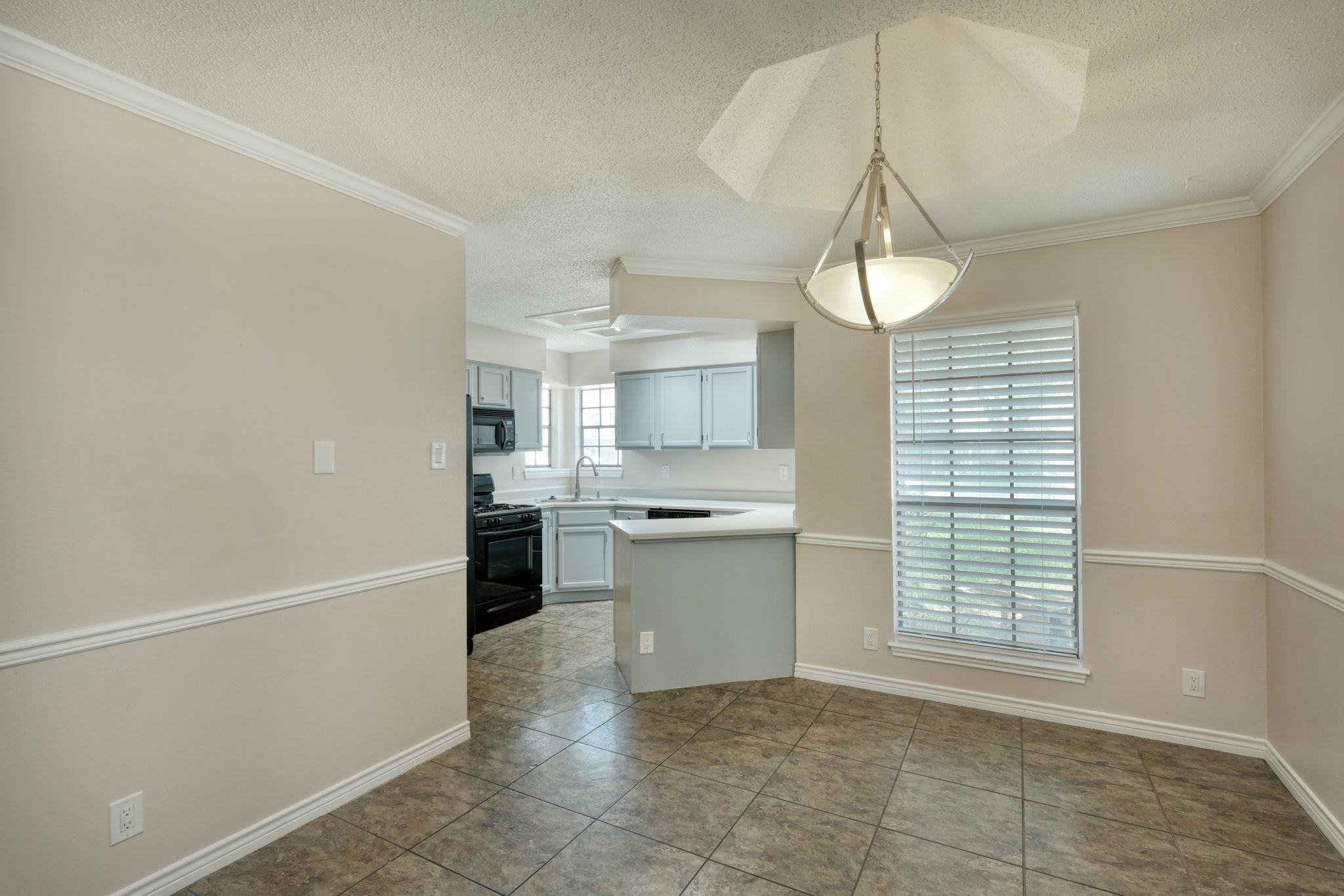 2208 E Raintree Path, Round Rock, TX 78664