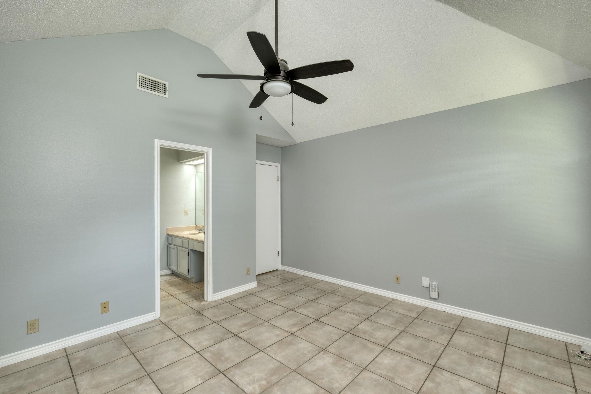 2208 E Raintree Path, Round Rock, TX 78664