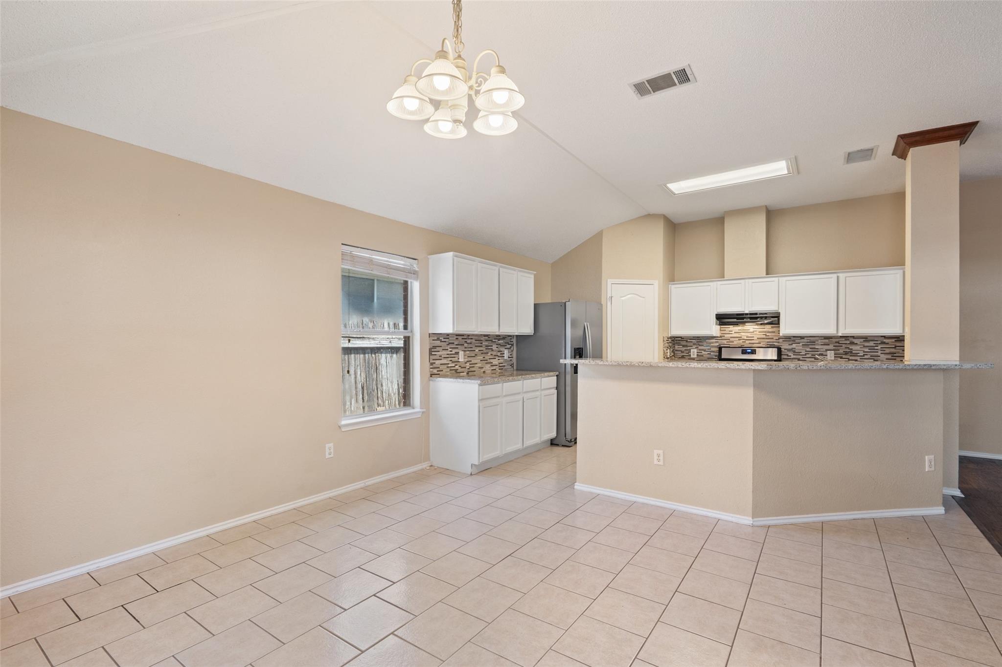 1008 NE Chippewa St, Round Rock, TX 78665