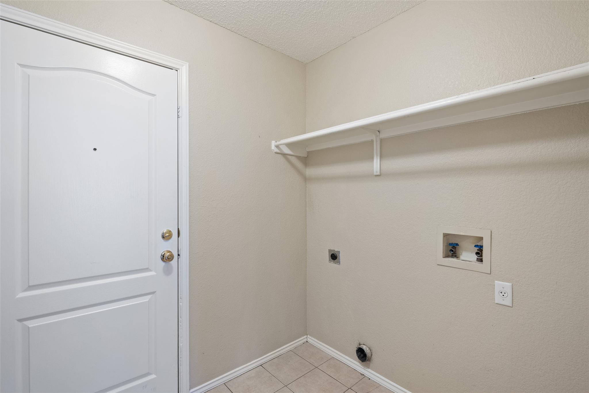 1008 NE Chippewa St, Round Rock, TX 78665