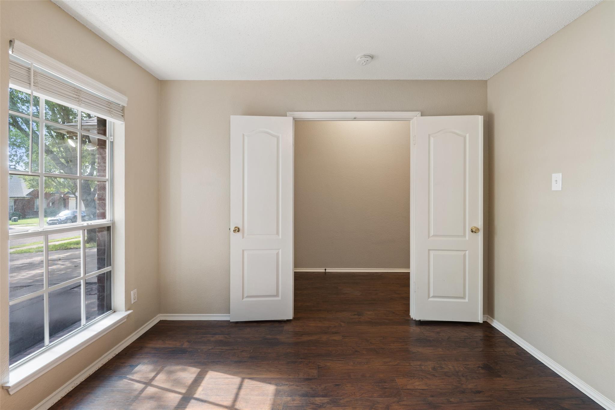 1008 NE Chippewa St, Round Rock, TX 78665