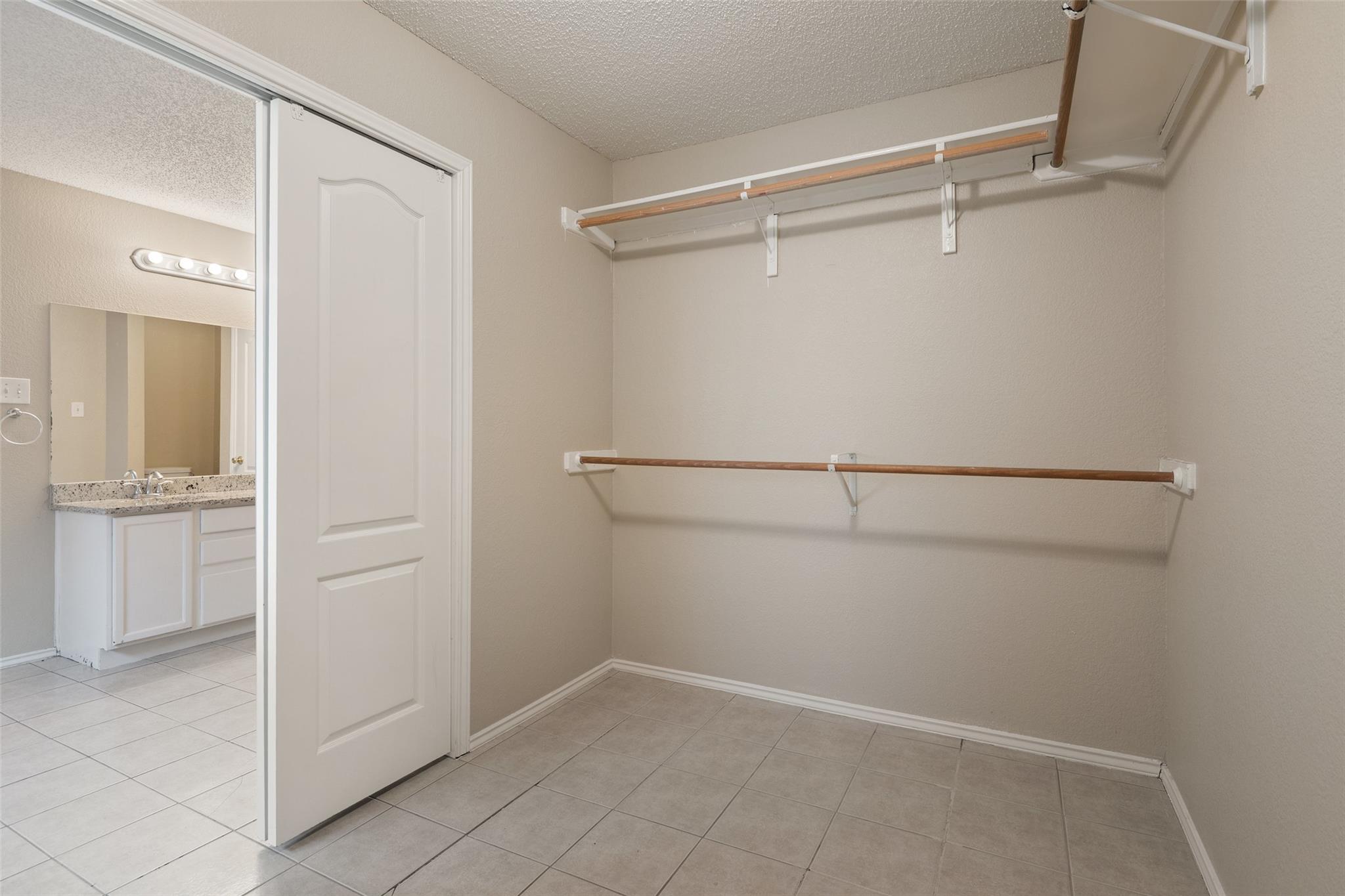 1008 NE Chippewa St, Round Rock, TX 78665