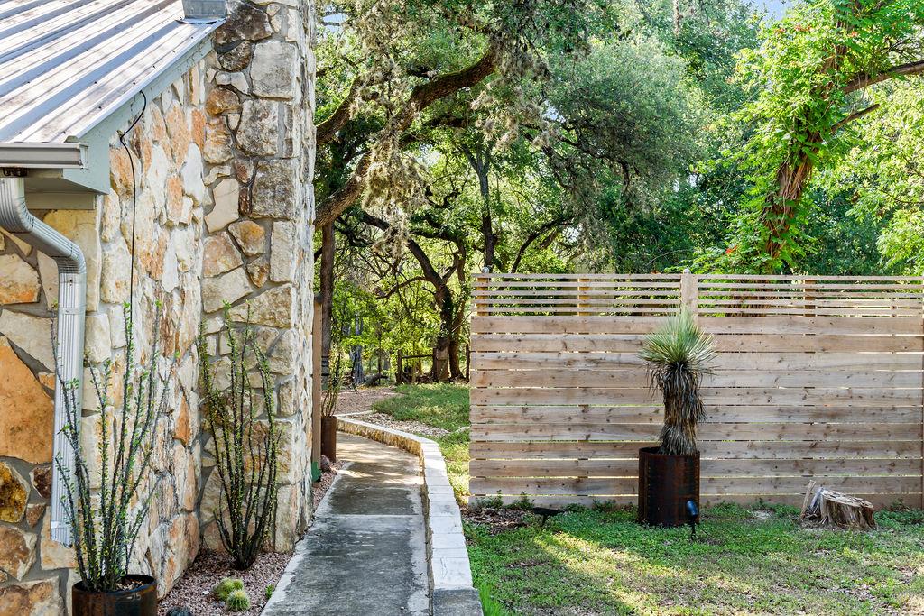 202 Leveritts Loop, Wimberley, TX 78676