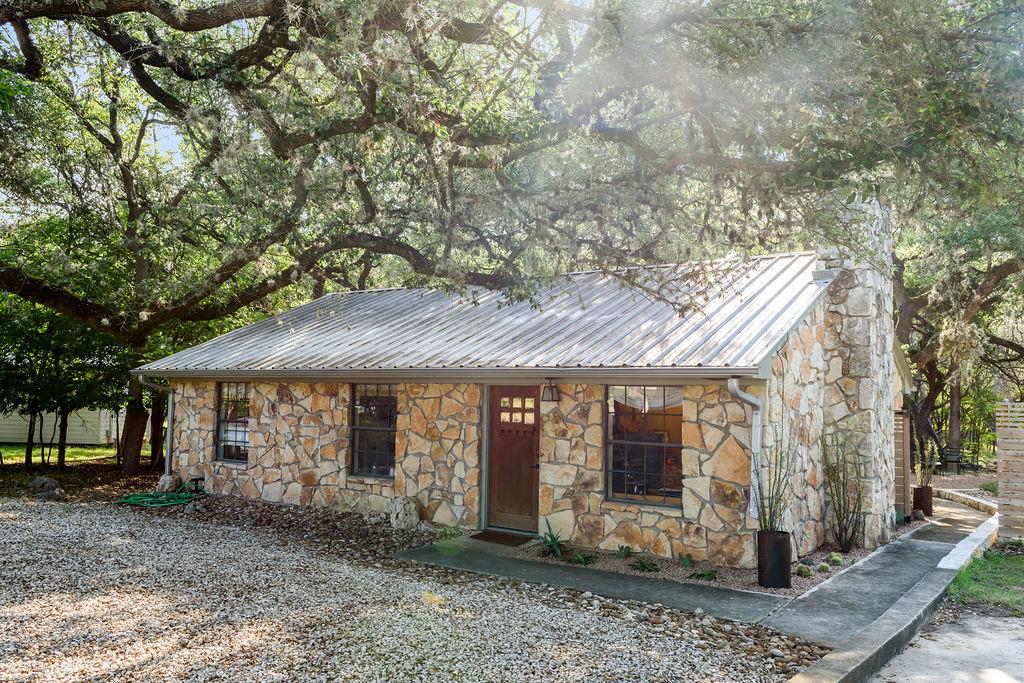 202 Leveritts Loop, Wimberley, TX 78676