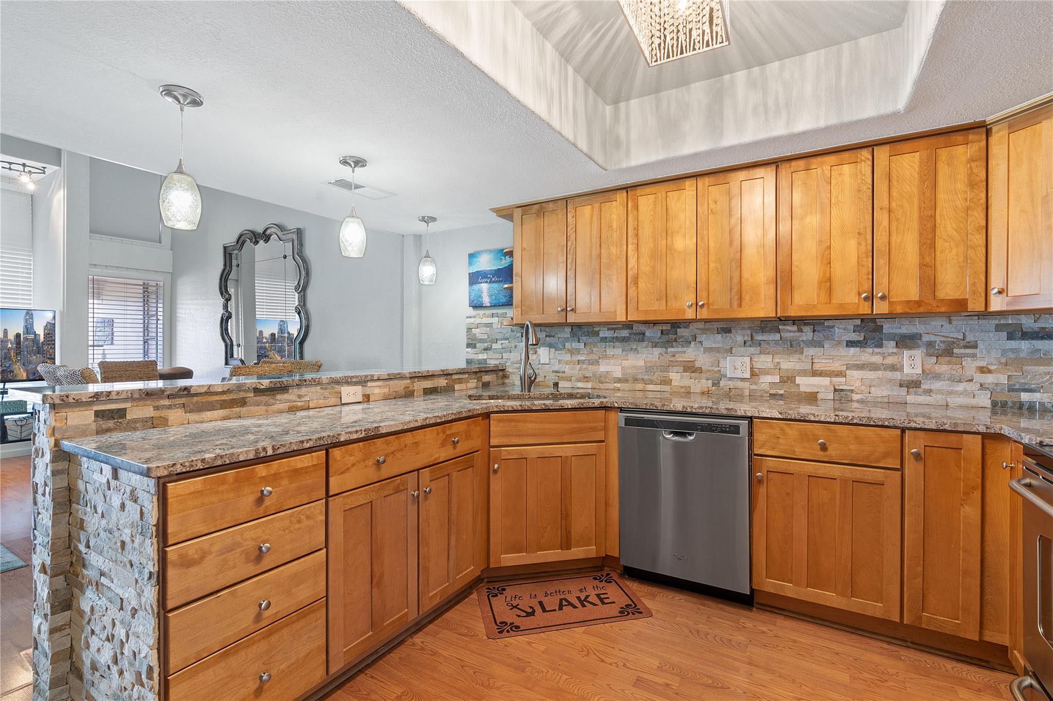 287 Venture Blvd, Point Venture, TX 78645