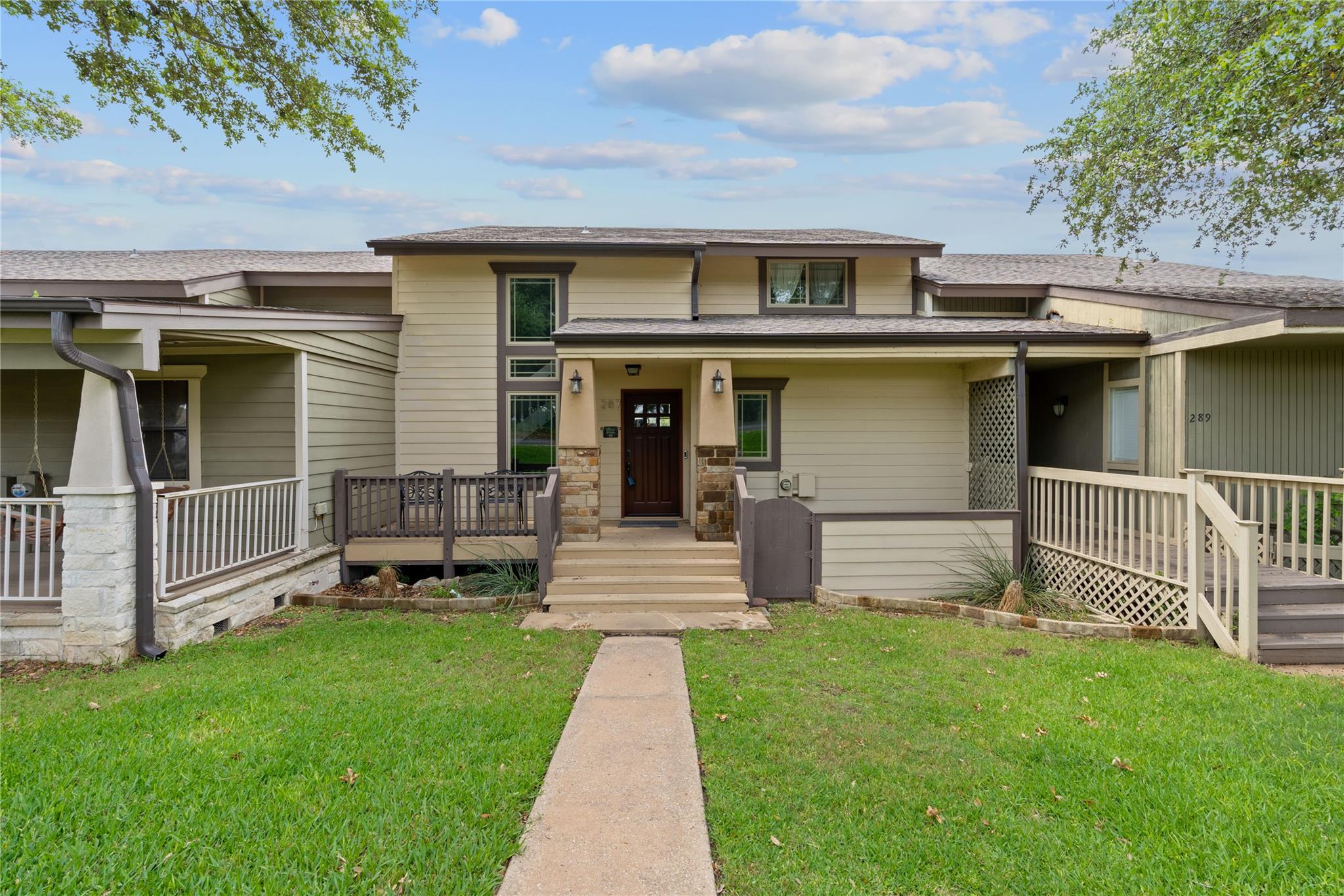 287 Venture Blvd, Point Venture, TX 78645