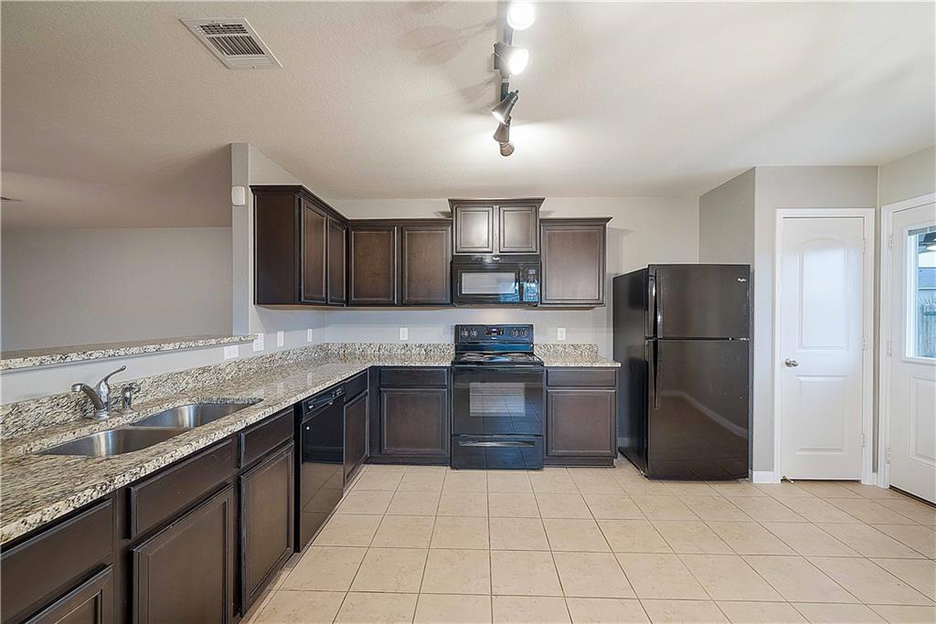 112 Millers Loop, Jarrell, TX 76537