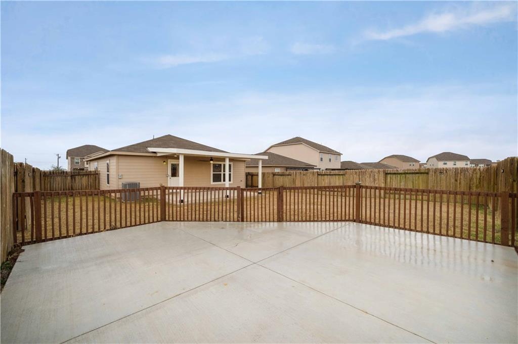 112 Millers Loop, Jarrell, TX 76537