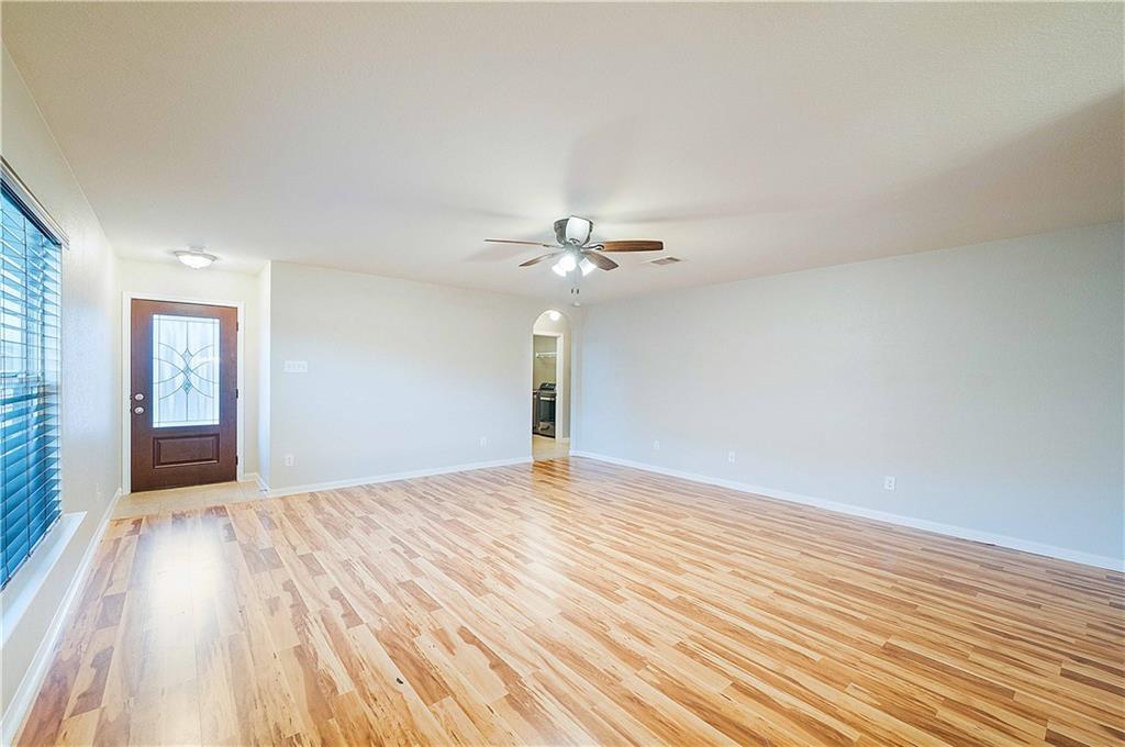 112 Millers Loop, Jarrell, TX 76537