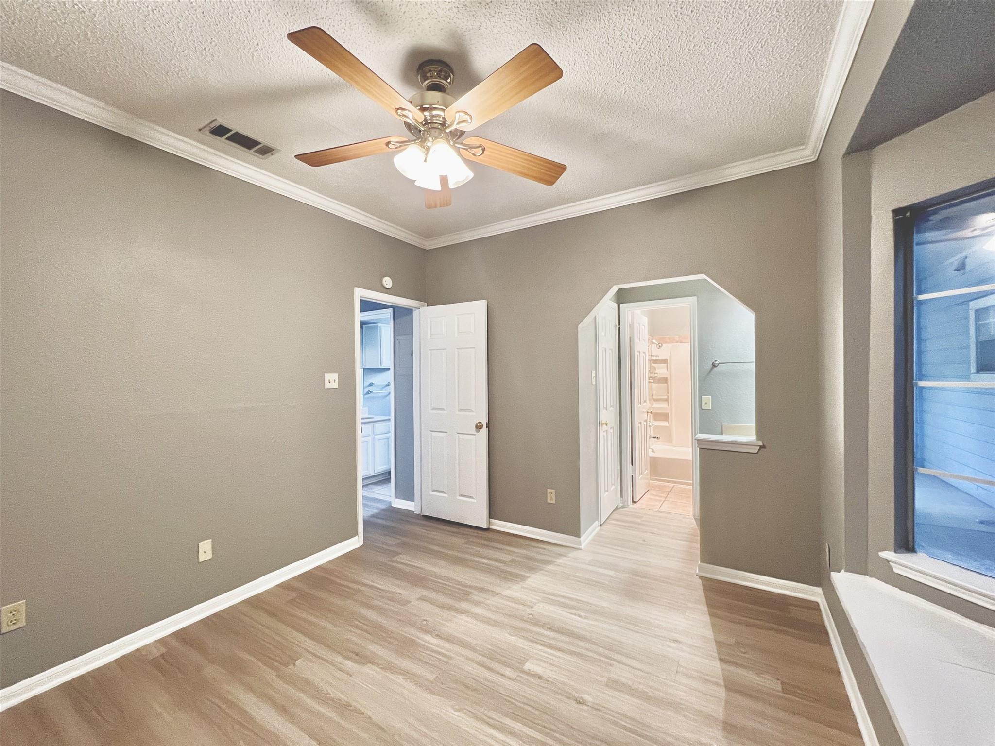 3111 Tom Green St # 105, Austin, TX 78705