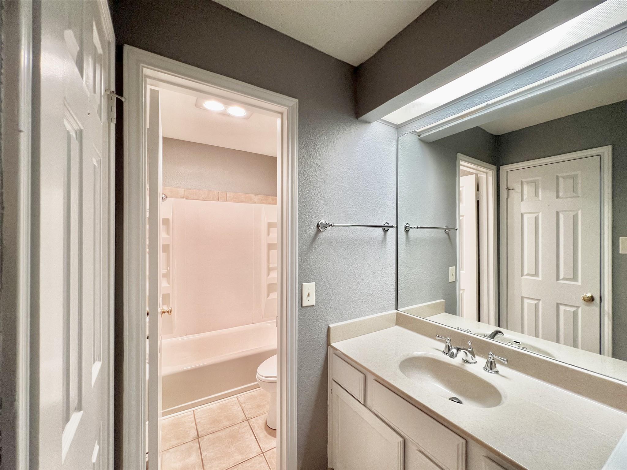 3111 Tom Green St # 105, Austin, TX 78705