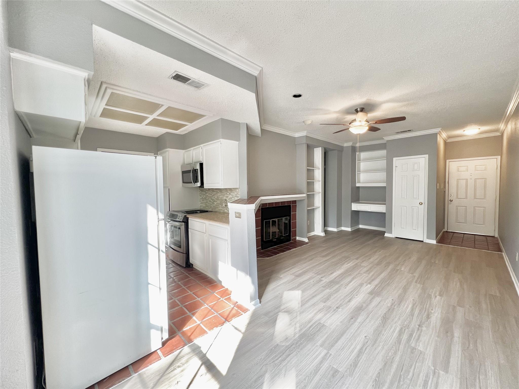 3111 Tom Green St # 105, Austin, TX 78705