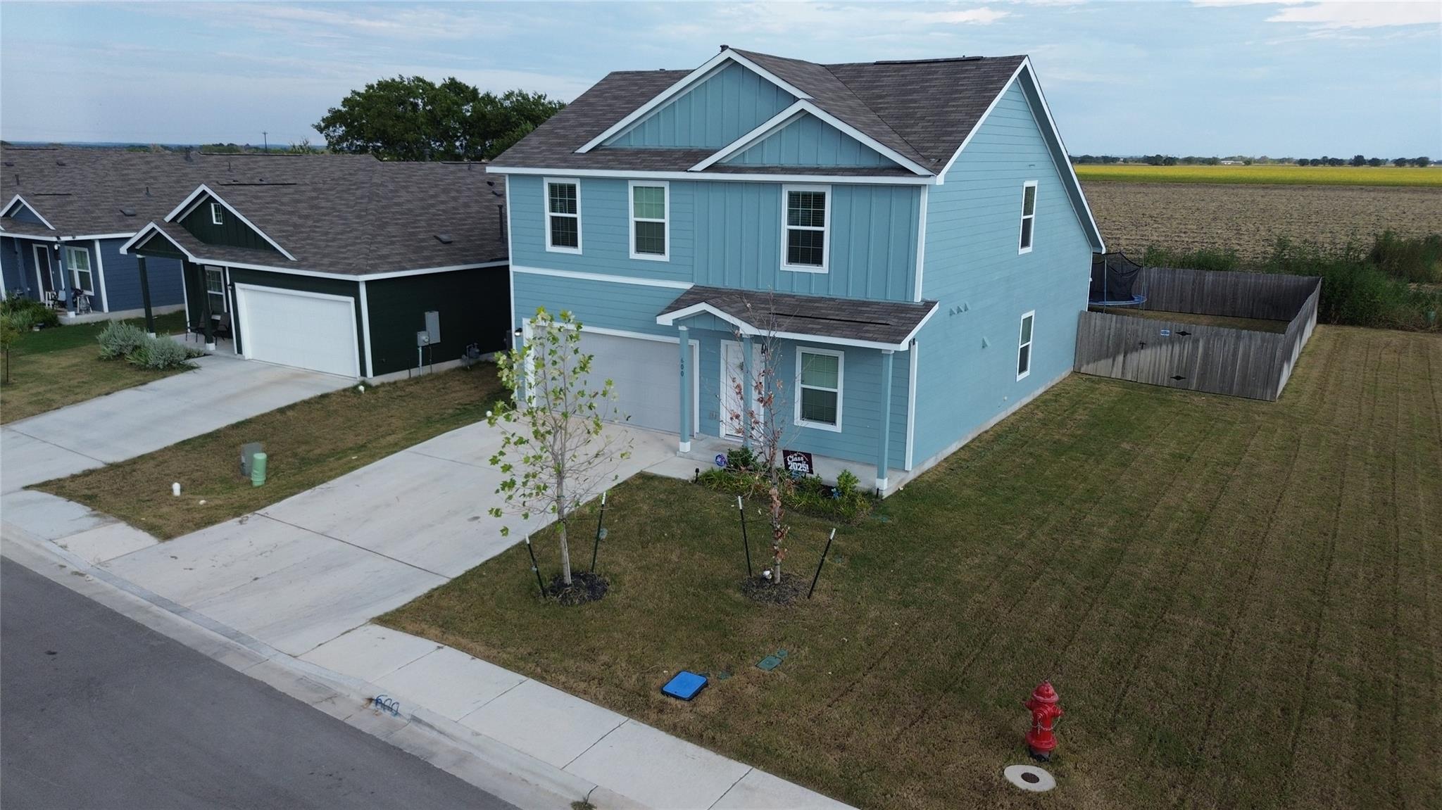 600 Clear Sky Dr, Lockhart, TX 78644