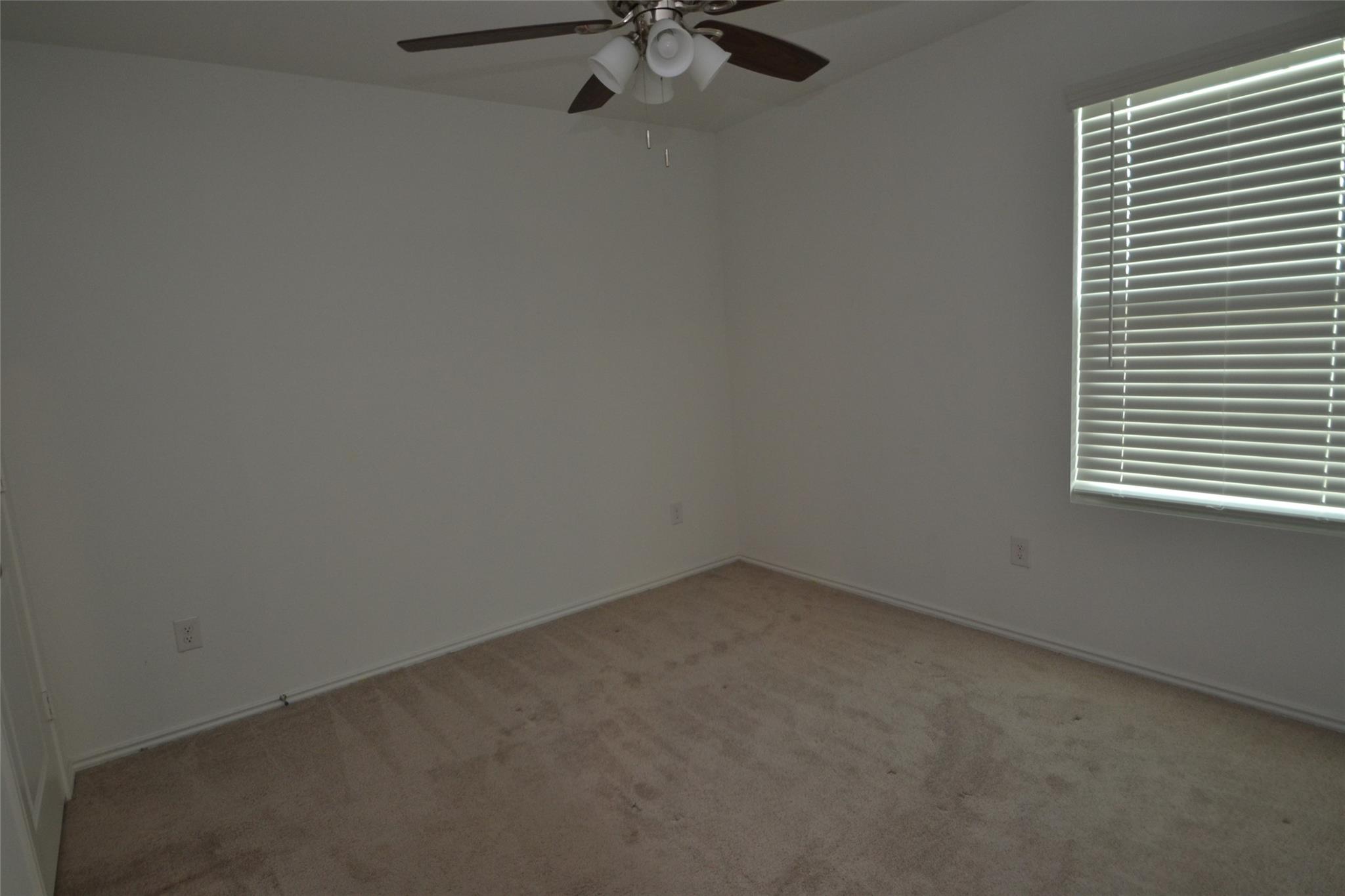 600 Clear Sky Dr, Lockhart, TX 78644