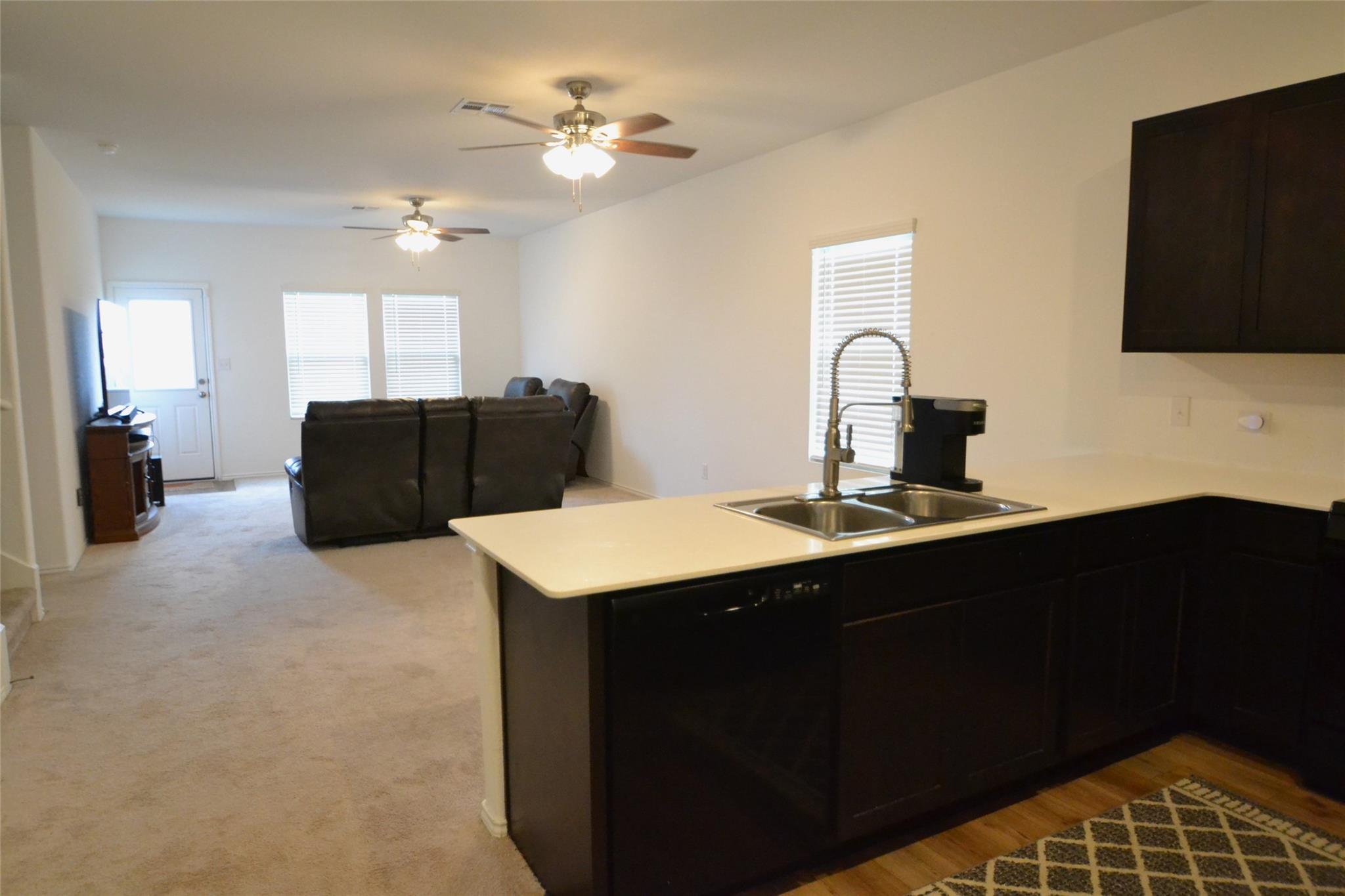 600 Clear Sky Dr, Lockhart, TX 78644