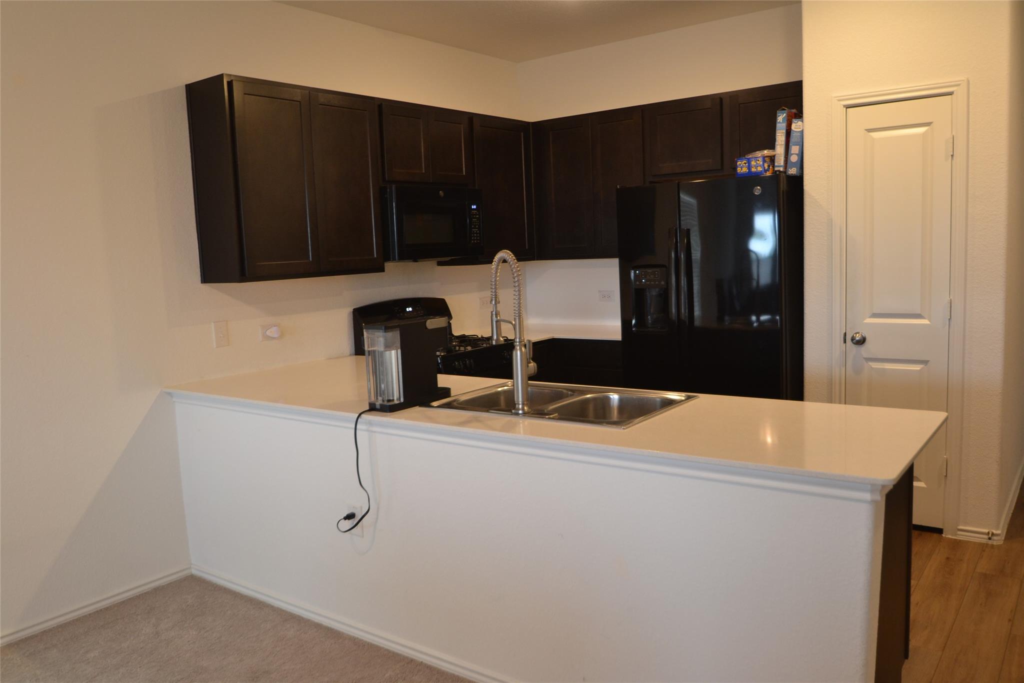 600 Clear Sky Dr, Lockhart, TX 78644