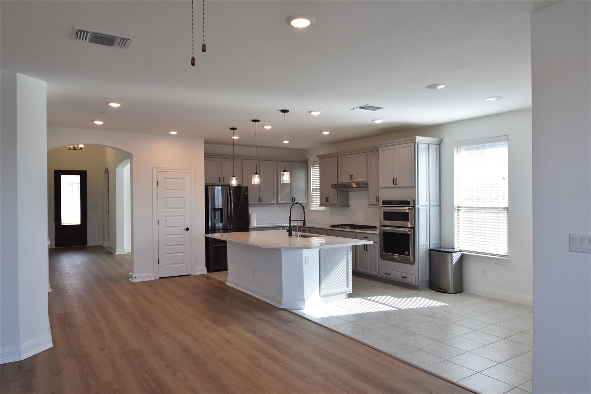 22212 Coyote Cave Trl, Spicewood, TX 78669