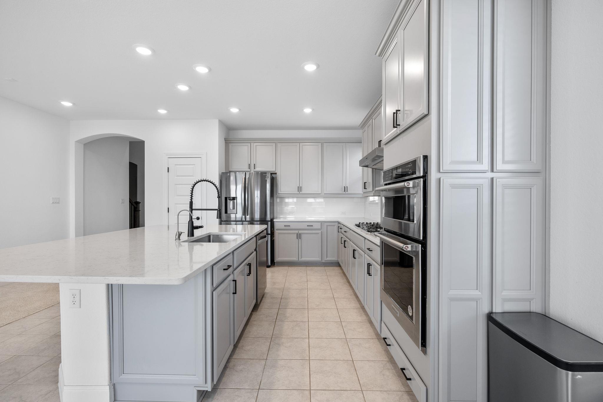 22212 Coyote Cave Trl, Spicewood, TX 78669