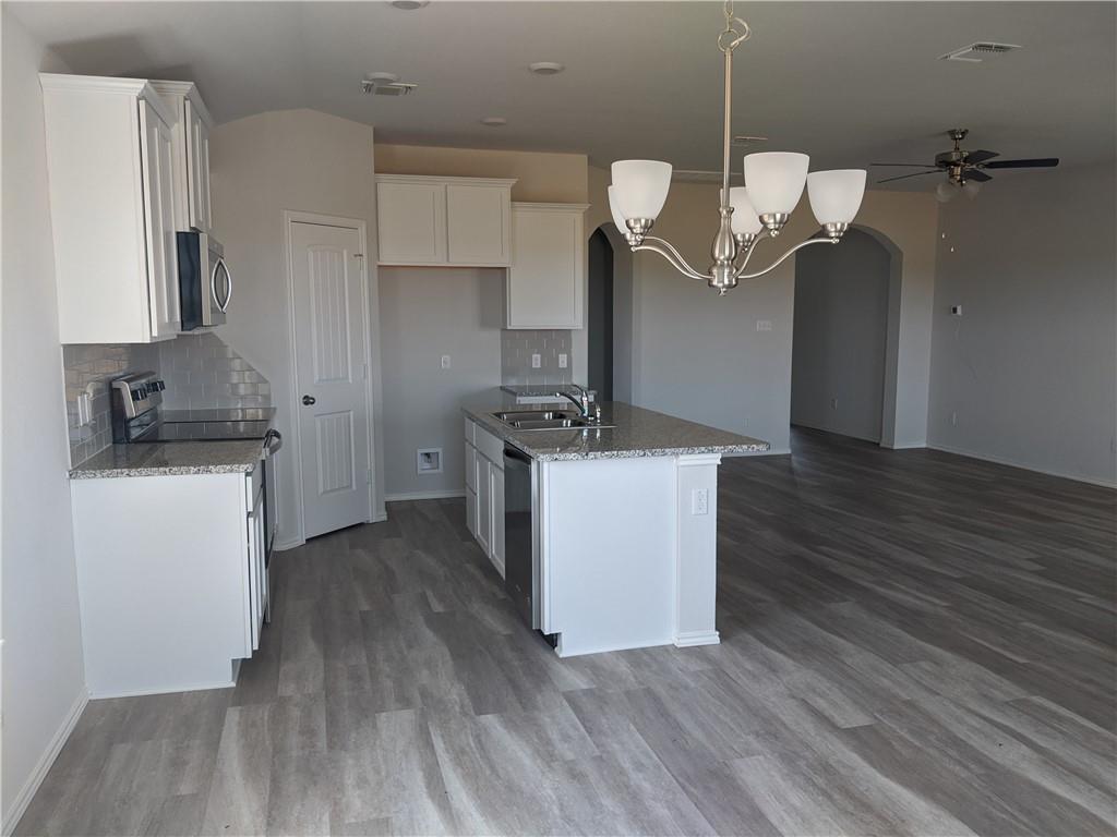 119 Kyra Ln, Taylor, TX 76574