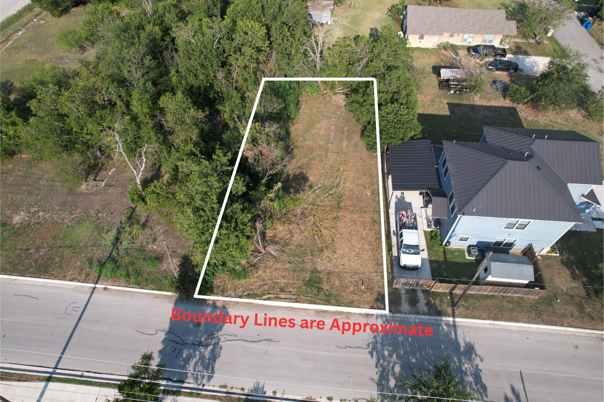 208 Robinson St, Taylor, TX 76574