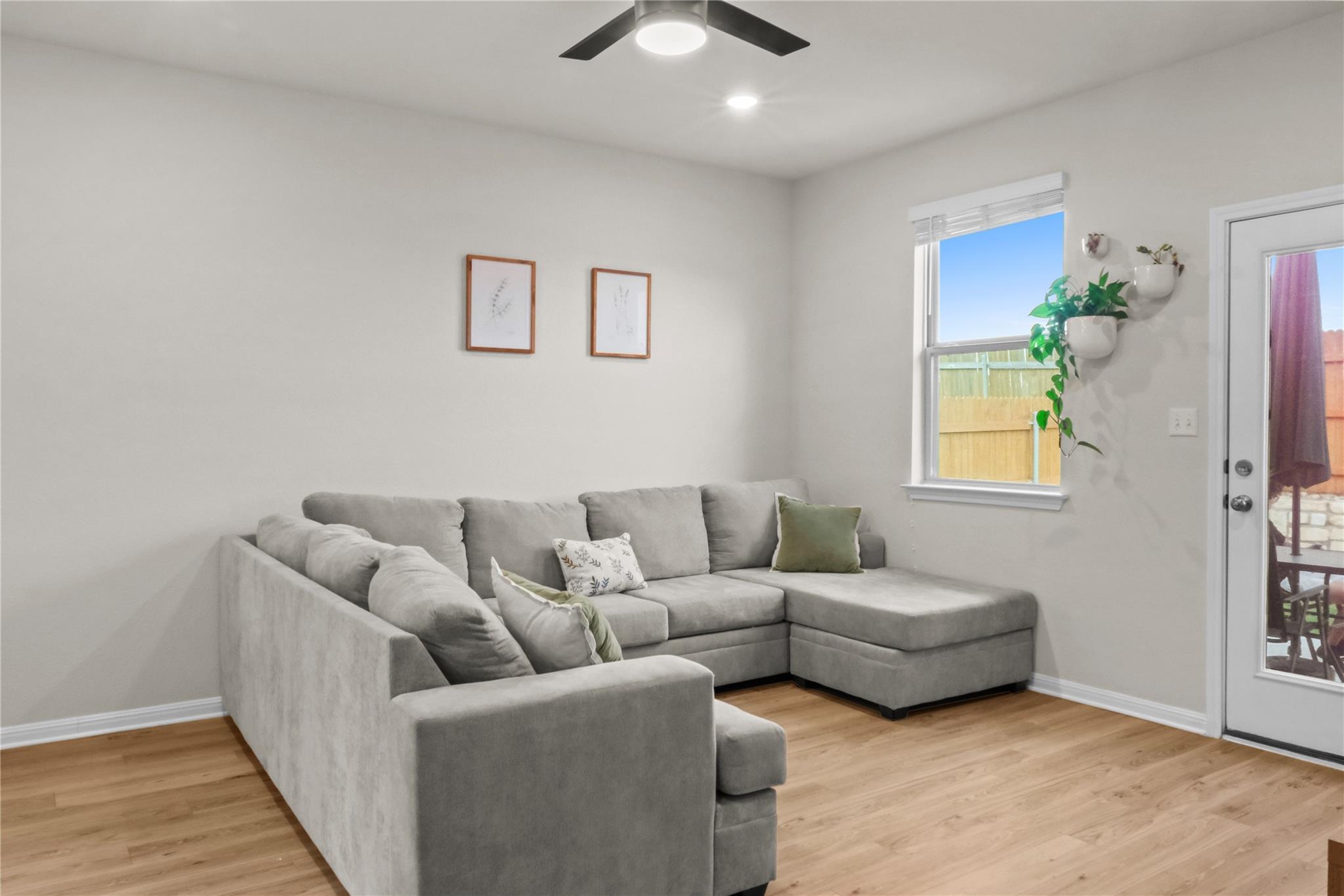 323 Tolo Dr, Elgin, TX 78621