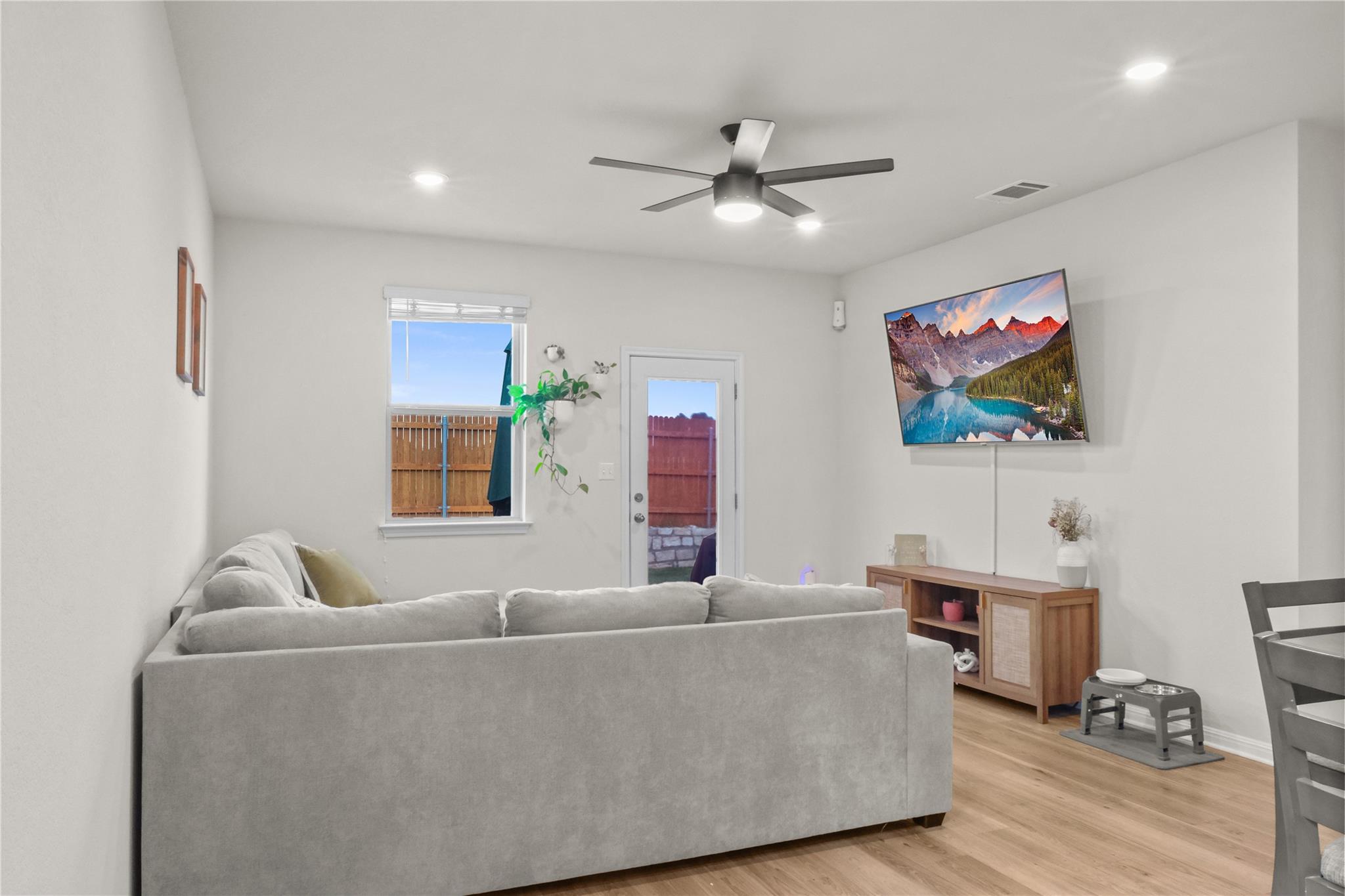 323 Tolo Dr, Elgin, TX 78621