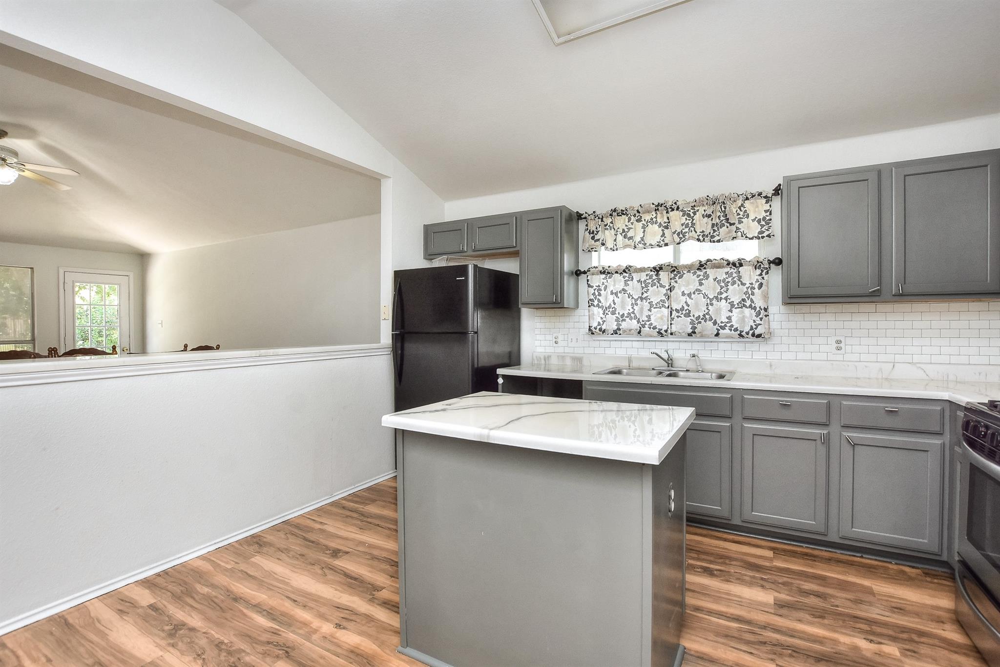 3007 Crystal Cv, Taylor, TX 76574