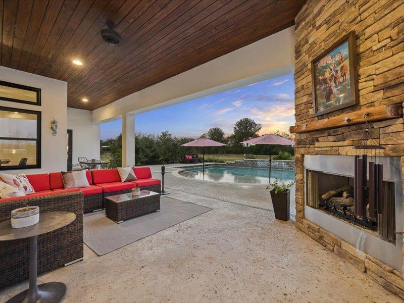 106 Colorado Blf, Cedar Creek, TX 78612